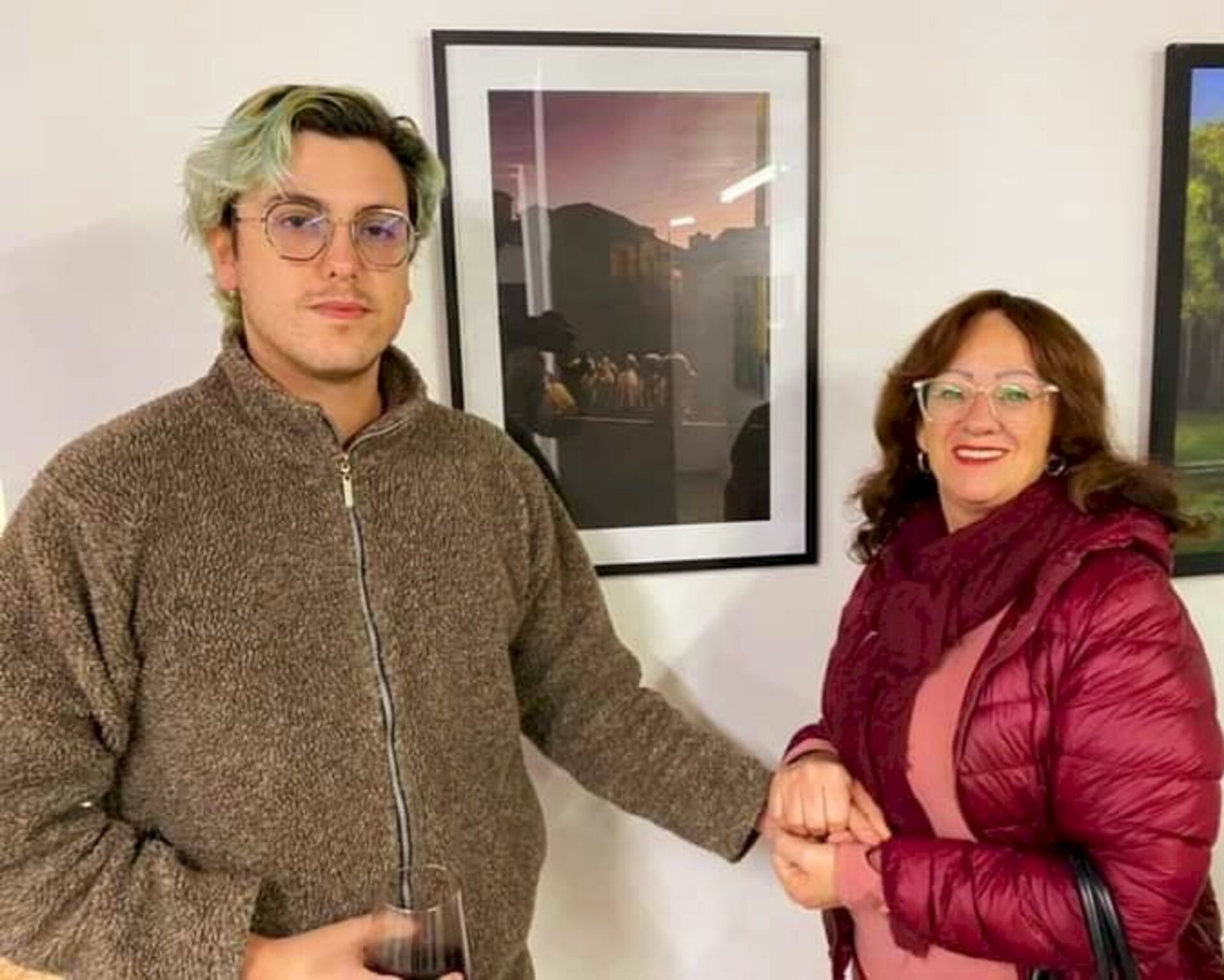 Ieda Galina Previtali e o filho, Vagner, foram conferir a Exposição ?Bagé e seu Patrimônio - Recortes da Paisagem?