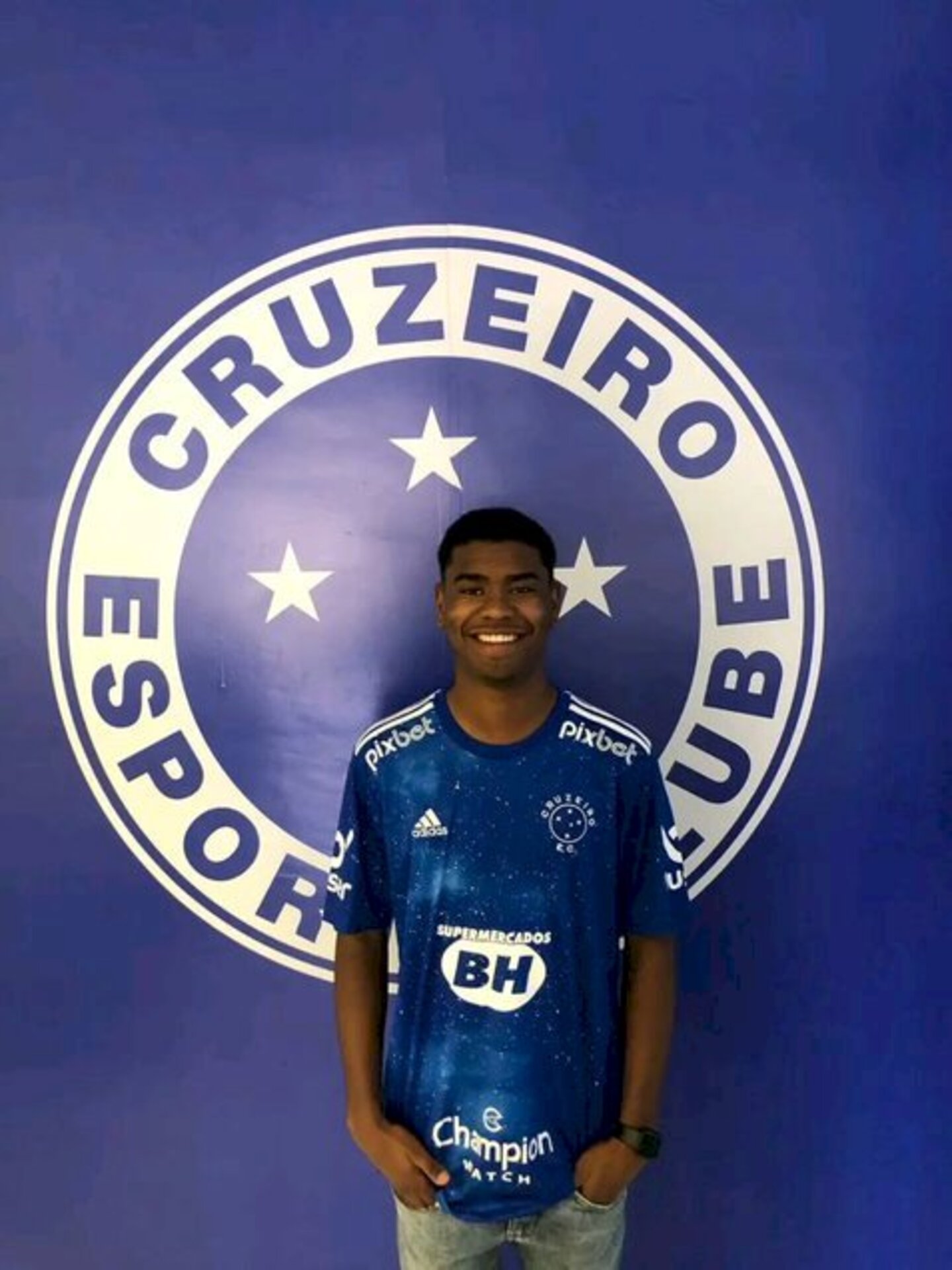Denilson, atleta da base alvirrubra, foi confirmado no Cruzeiro