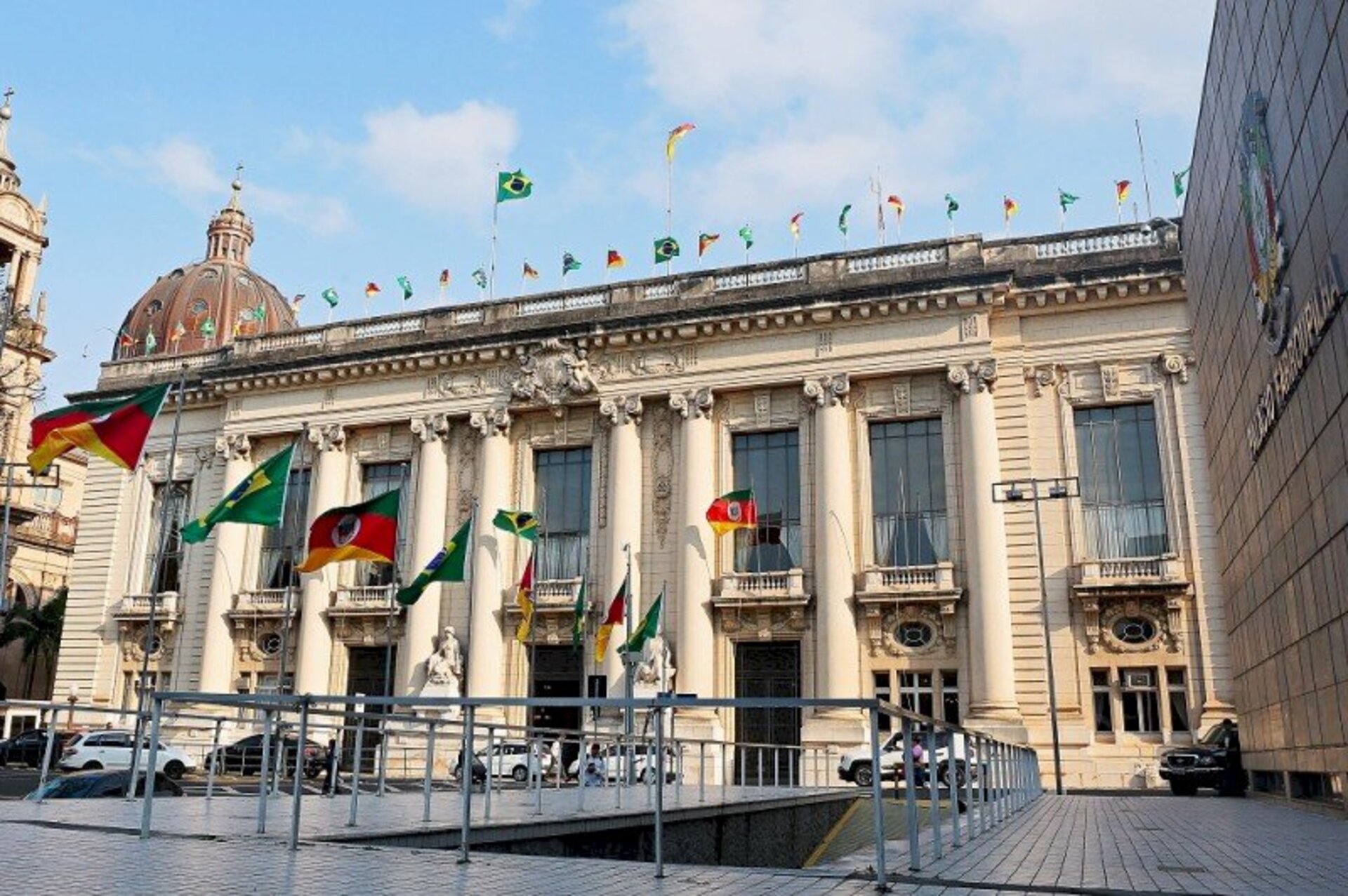 Está em disputa à cadeira mais importante do Palácio Piratini