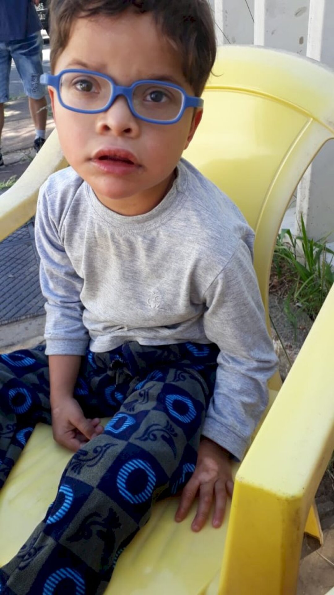 Menino tem neurofibromatose e exame é na capital