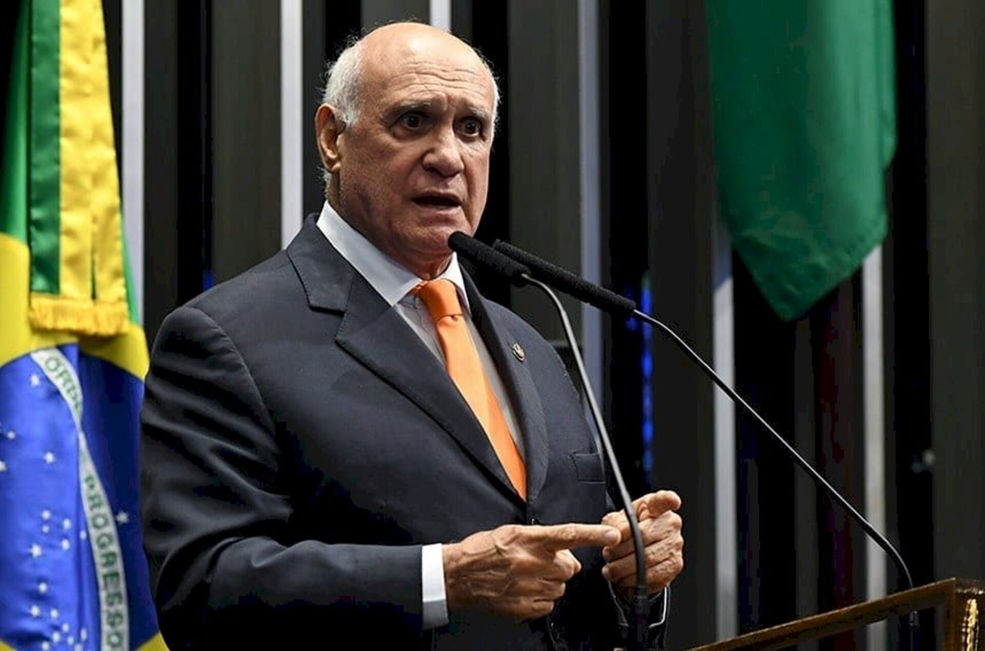 Senador disse que atendeu ao pedido do Podemos para reforçar a bancada na Câmara dos Deputados