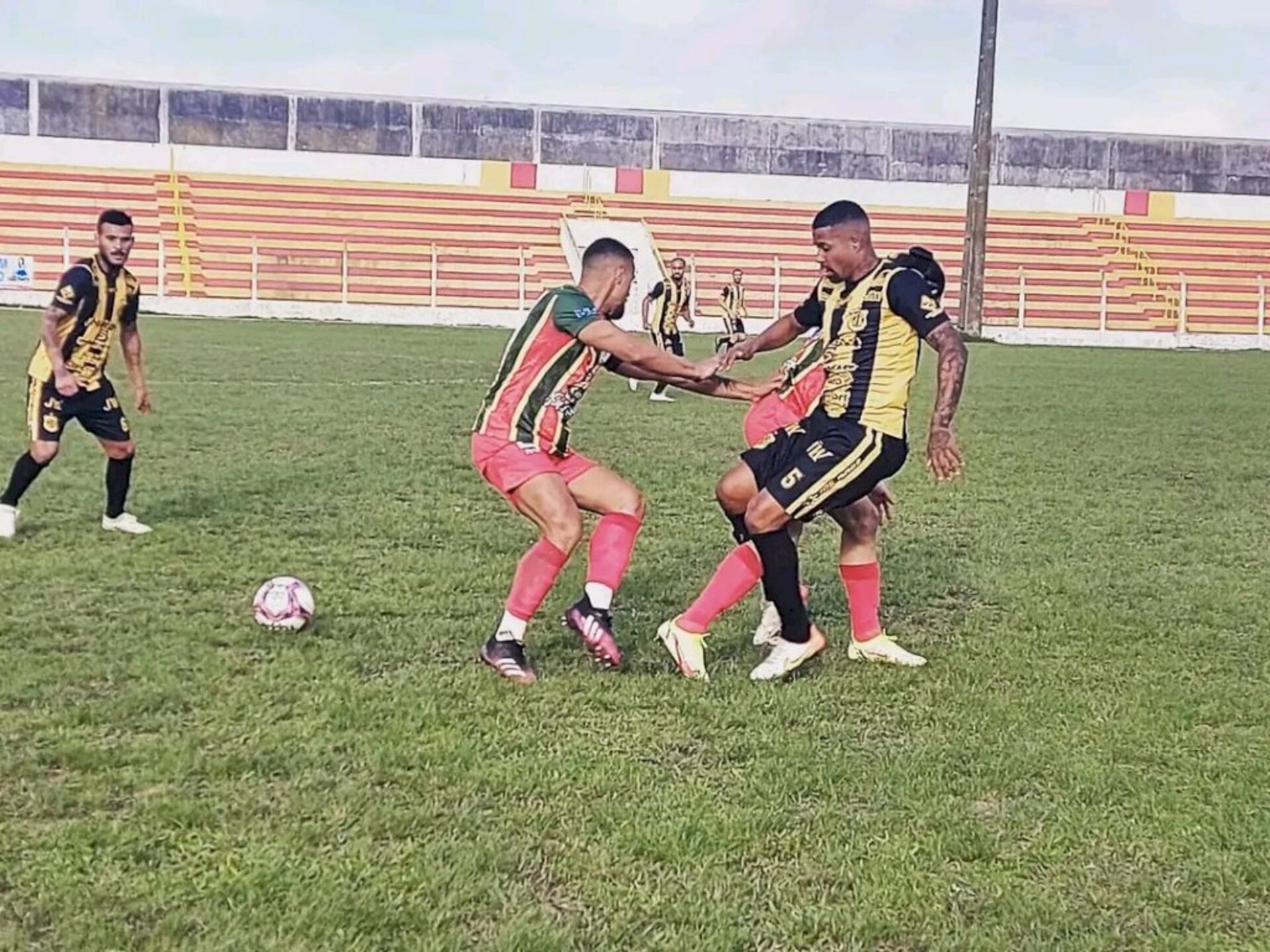 Jalde-negro chega na última rodada como líder da chave
