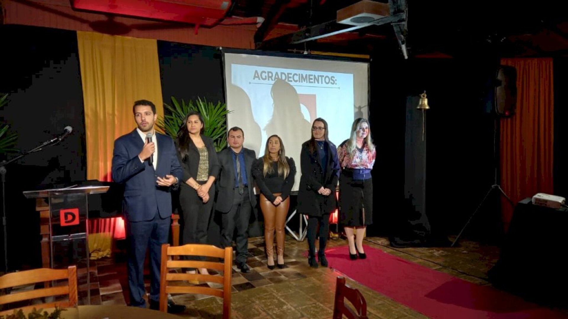 Luís Felipe Dalé com a equipe da Dallé construtora