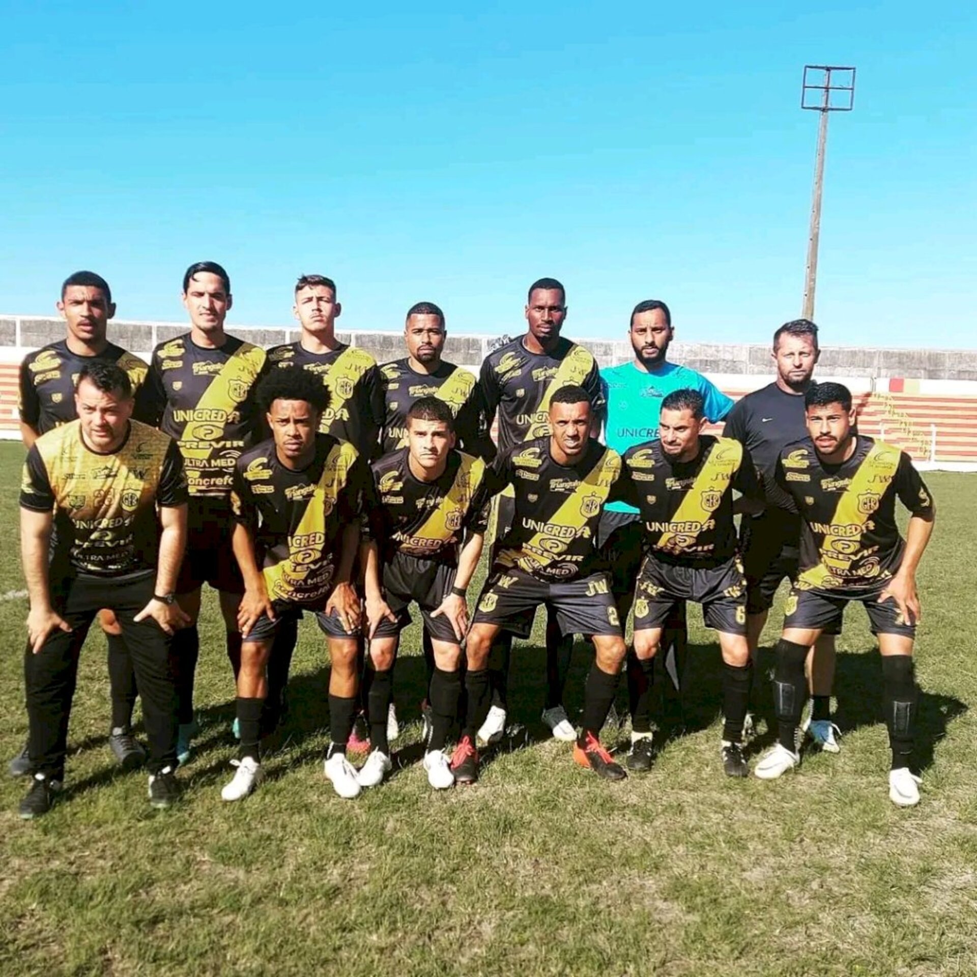 Equipe passou em primeiro lugar no grupo D