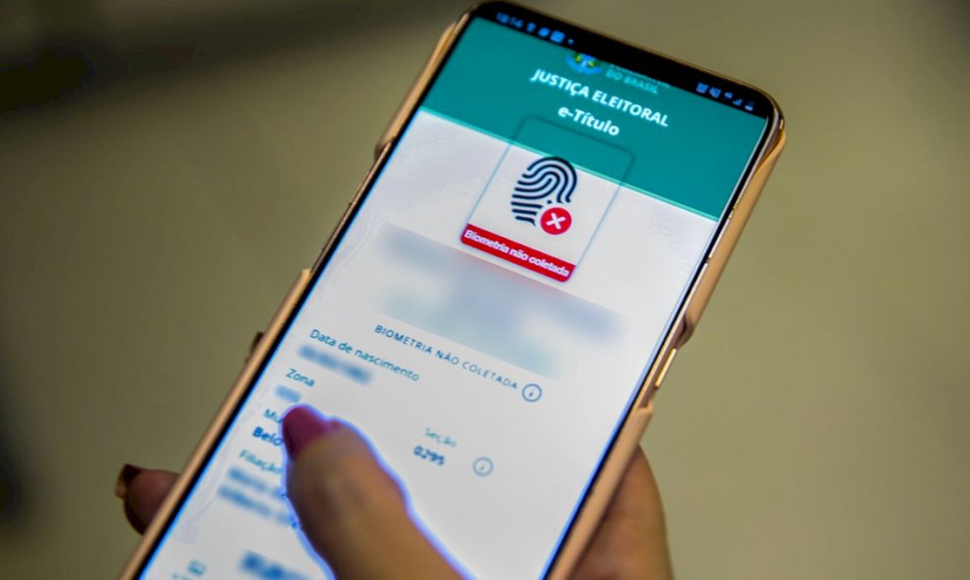 É possível fazer a consulta no site do TSE ou pelo aplicativo e-Título