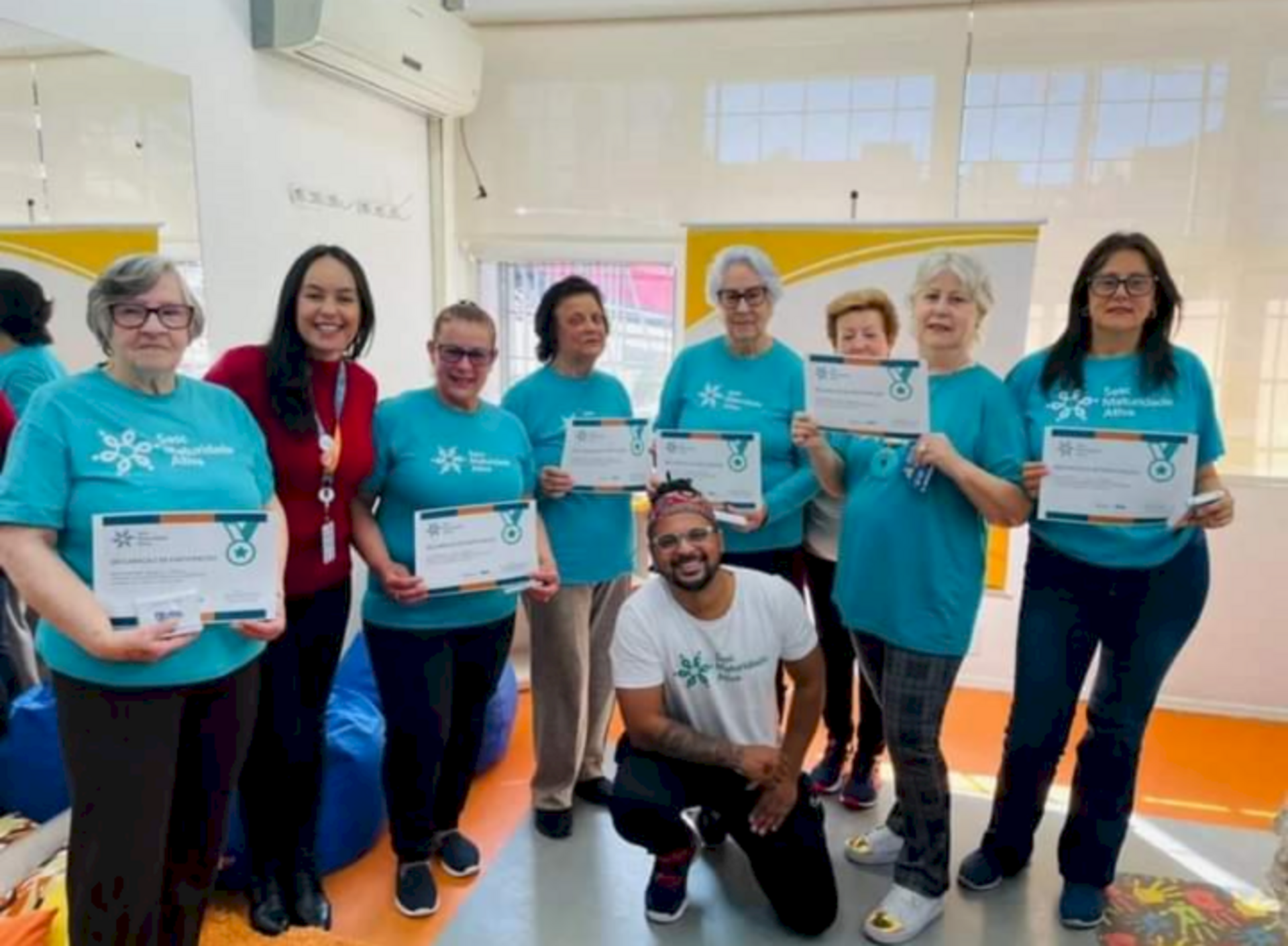 Participantes da oficina de tecnologia e mídias digitais do grupo Maturidade Ativa do Sesc Bagé. "A tecnologia e o mundo digital vêm crescendo e mudando constantemente, e a nossa missão é proporcionar essa atualização aos nossos idosos", destacou a divulgação do Sesc