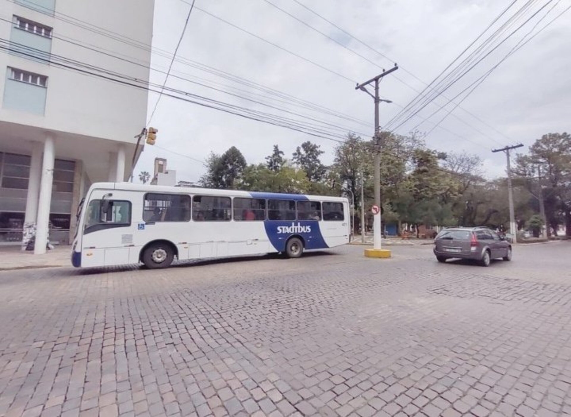 Ônibus vão circular pela tabela de domingo