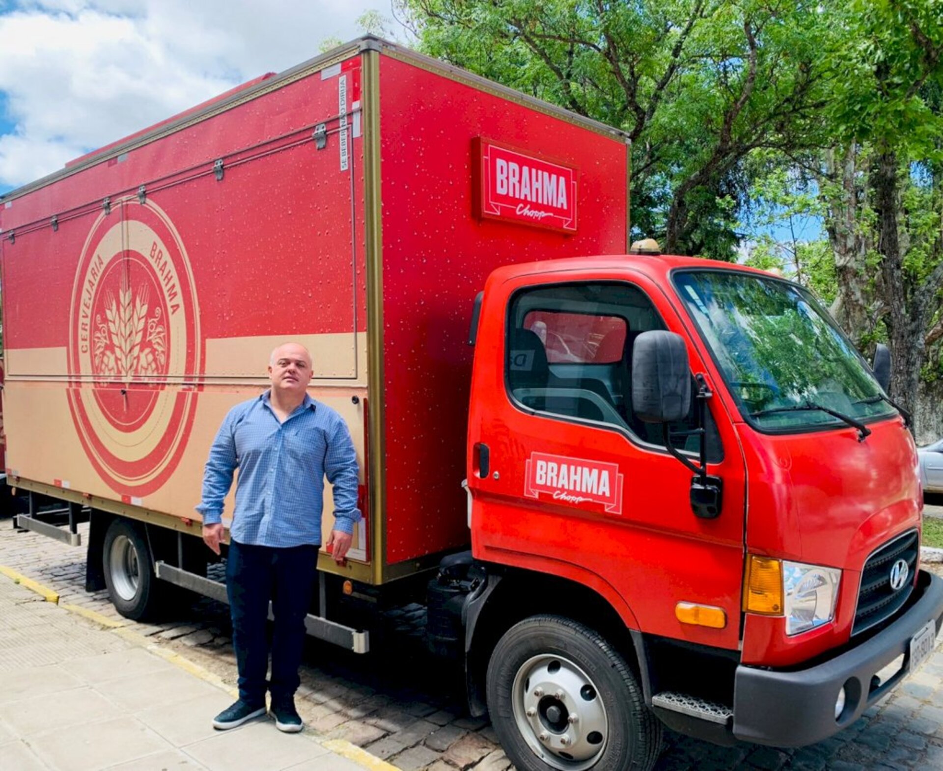 Marimon e o caminhão que já está em Bagé