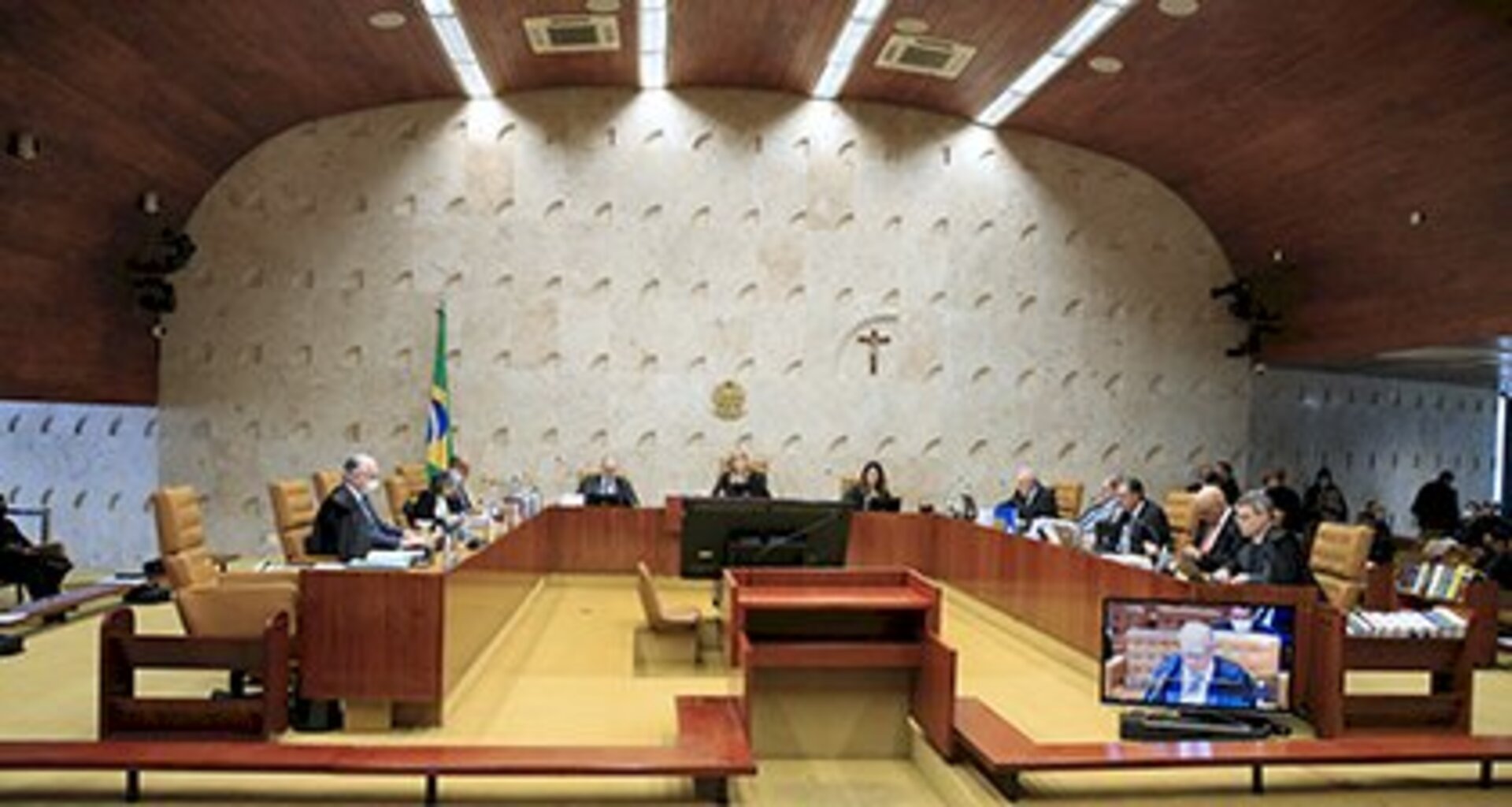 Foram seis votos e cinco em plenário