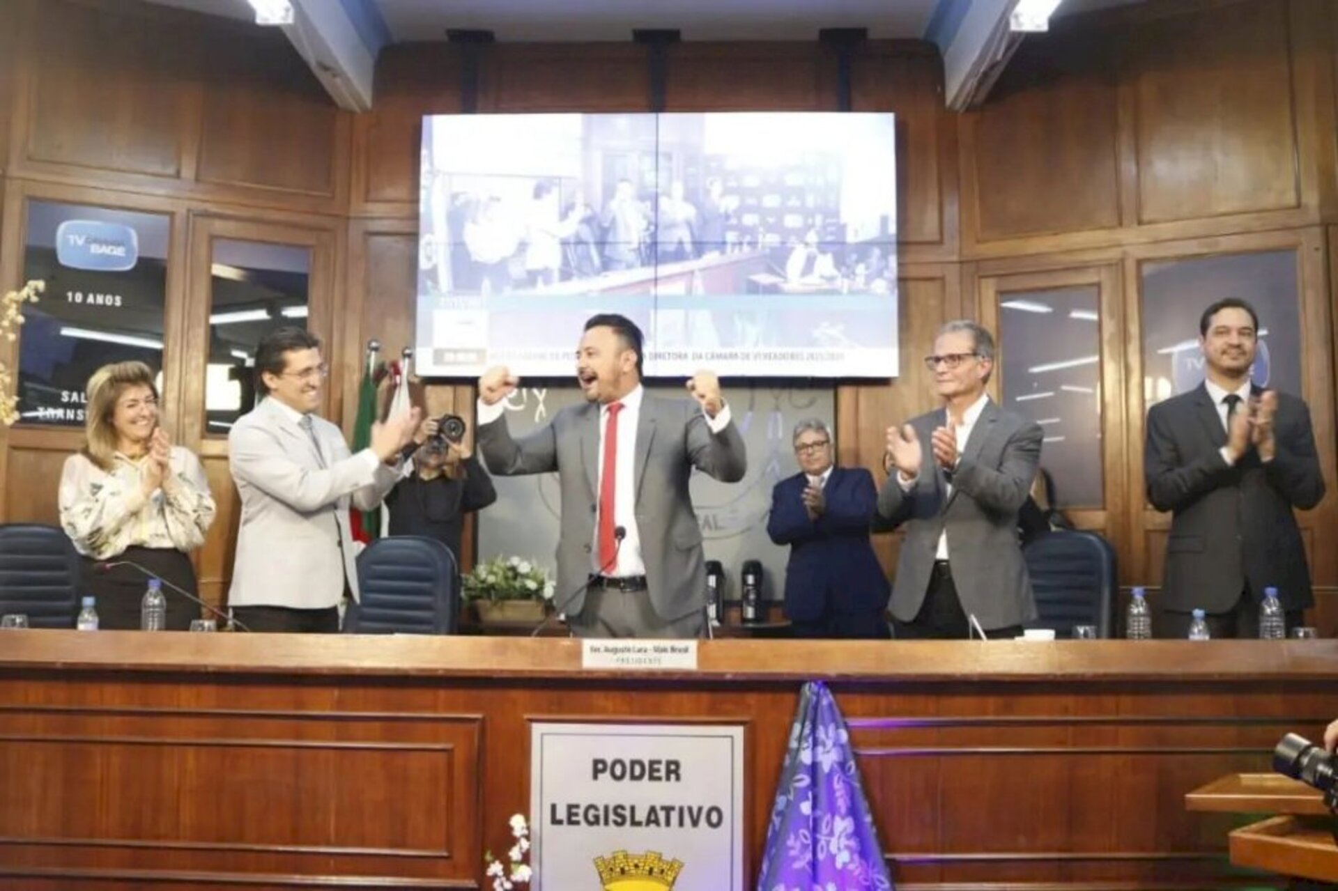 Rodrigo Ferraz assume o comando do Legislativo
