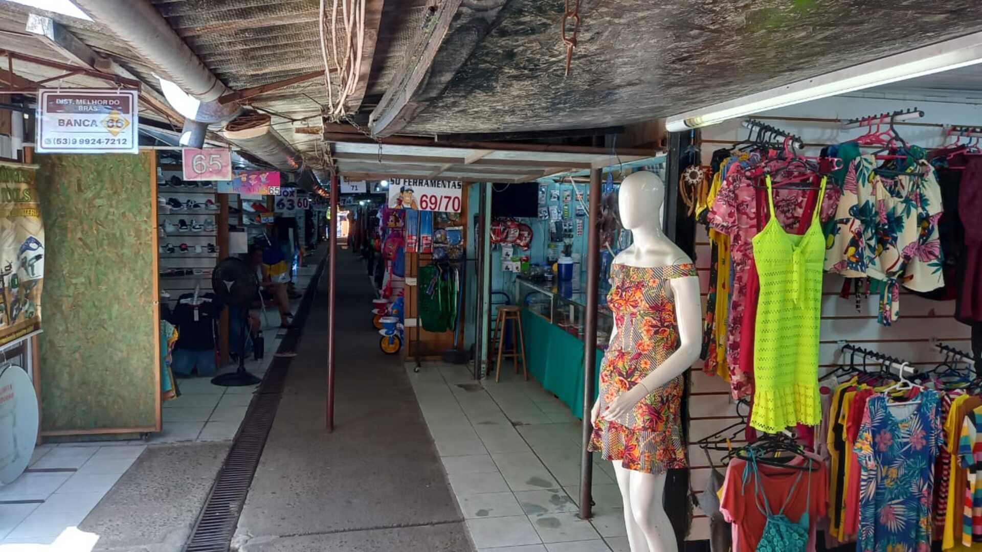 Espaço abriga 91 bancas comerciais