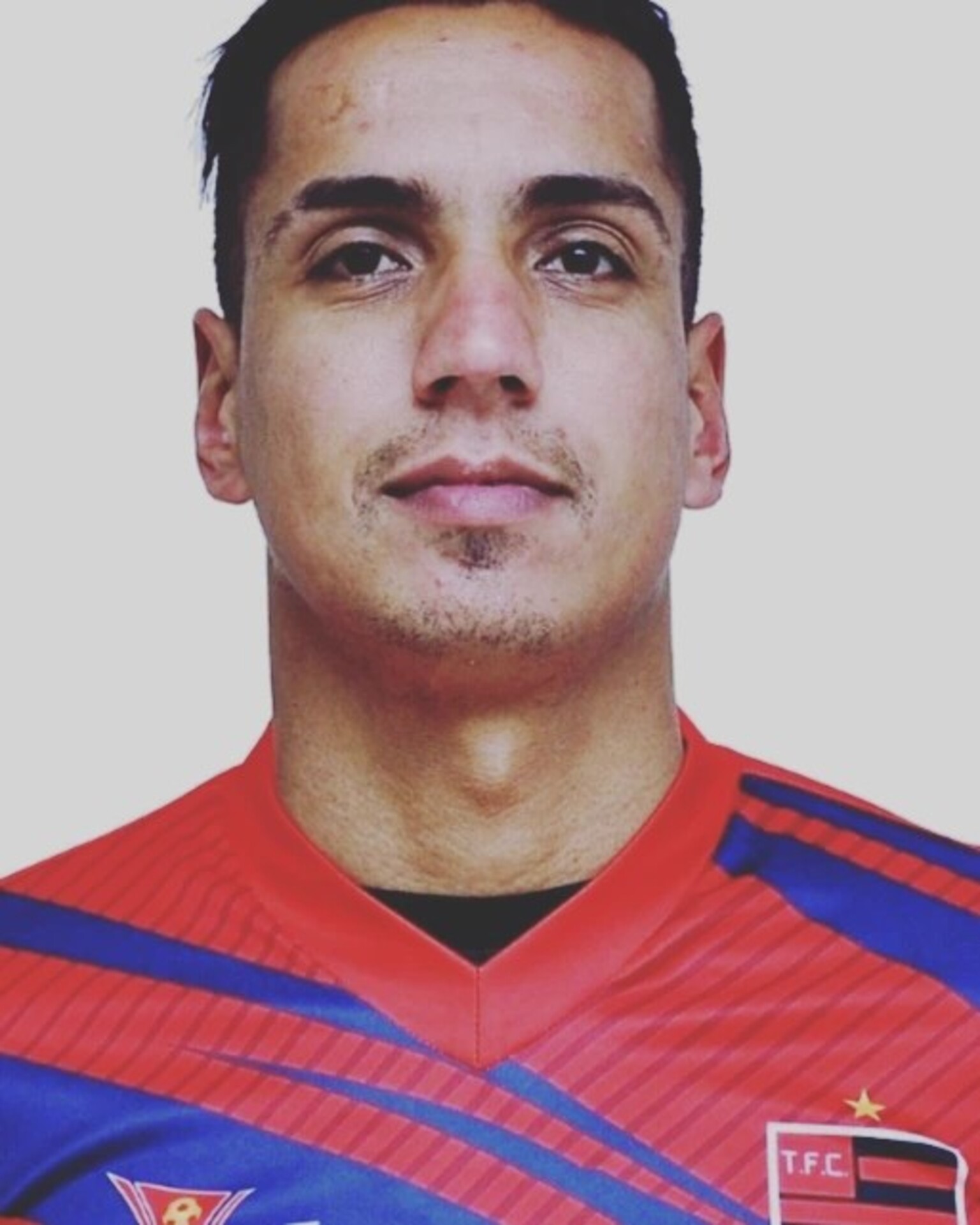 Samuel Siqueira veste as cores do clube
