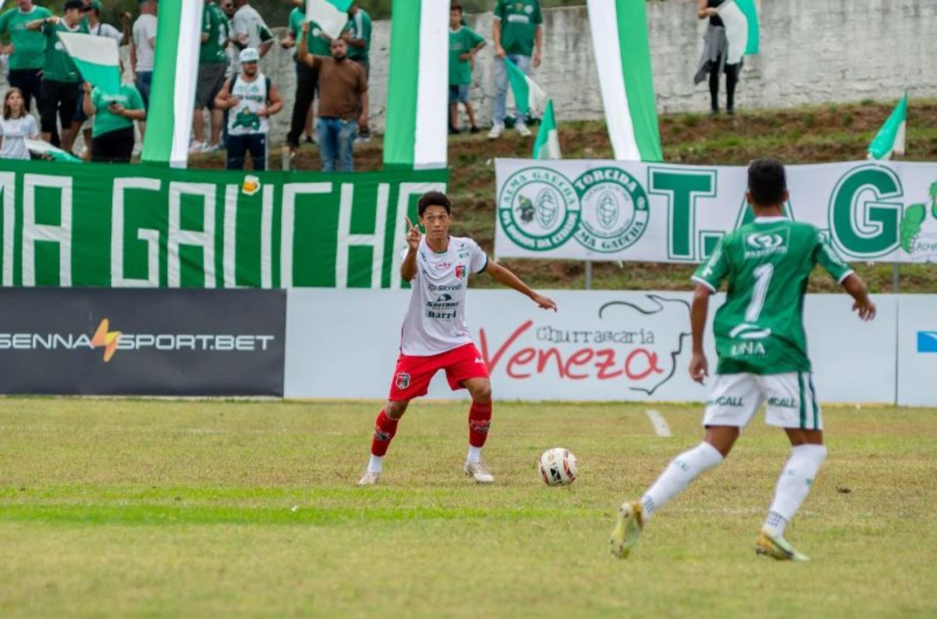 Oito jogos abriram a disputa no final de semana