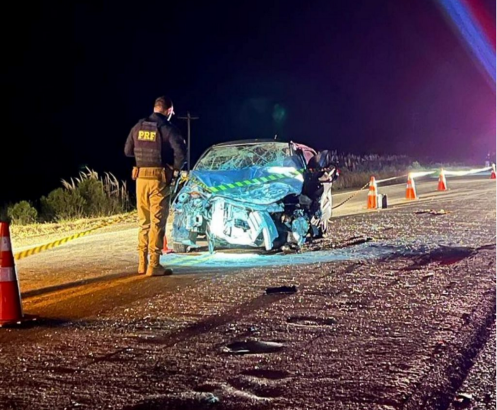 Com o impacto, carro da Saúde pegou fogo