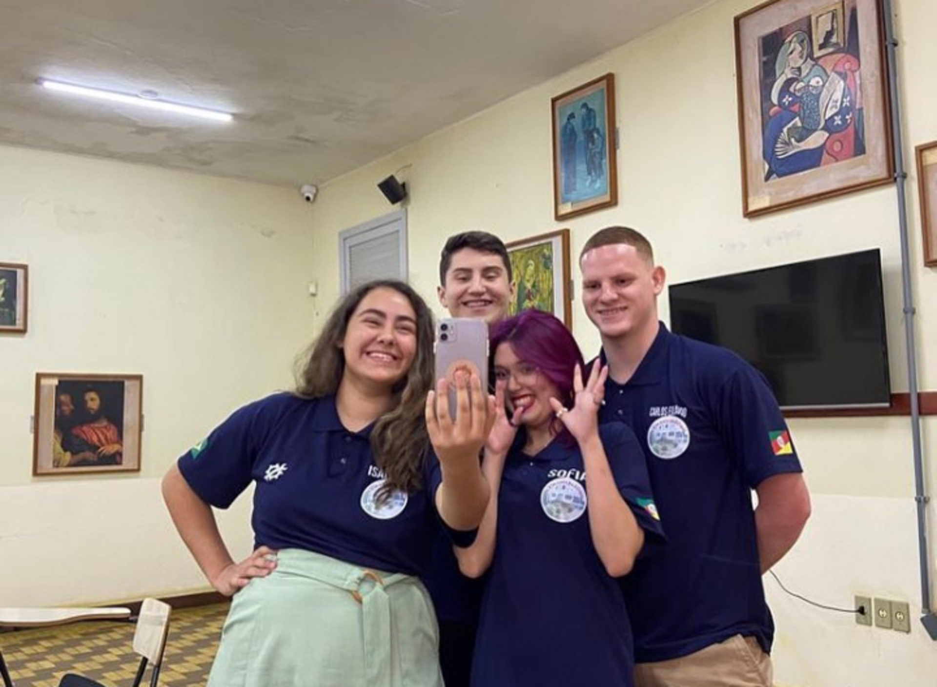 Jovens, ontem, cumpriram uma agenda cheia