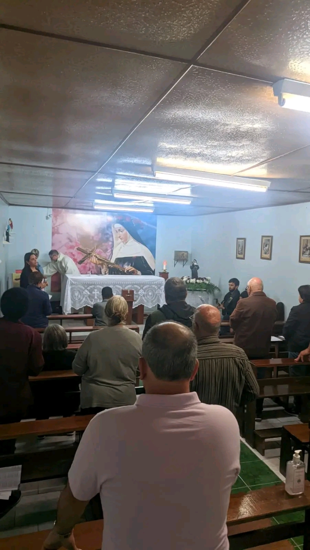 Fiéis celebram a fé pela santa