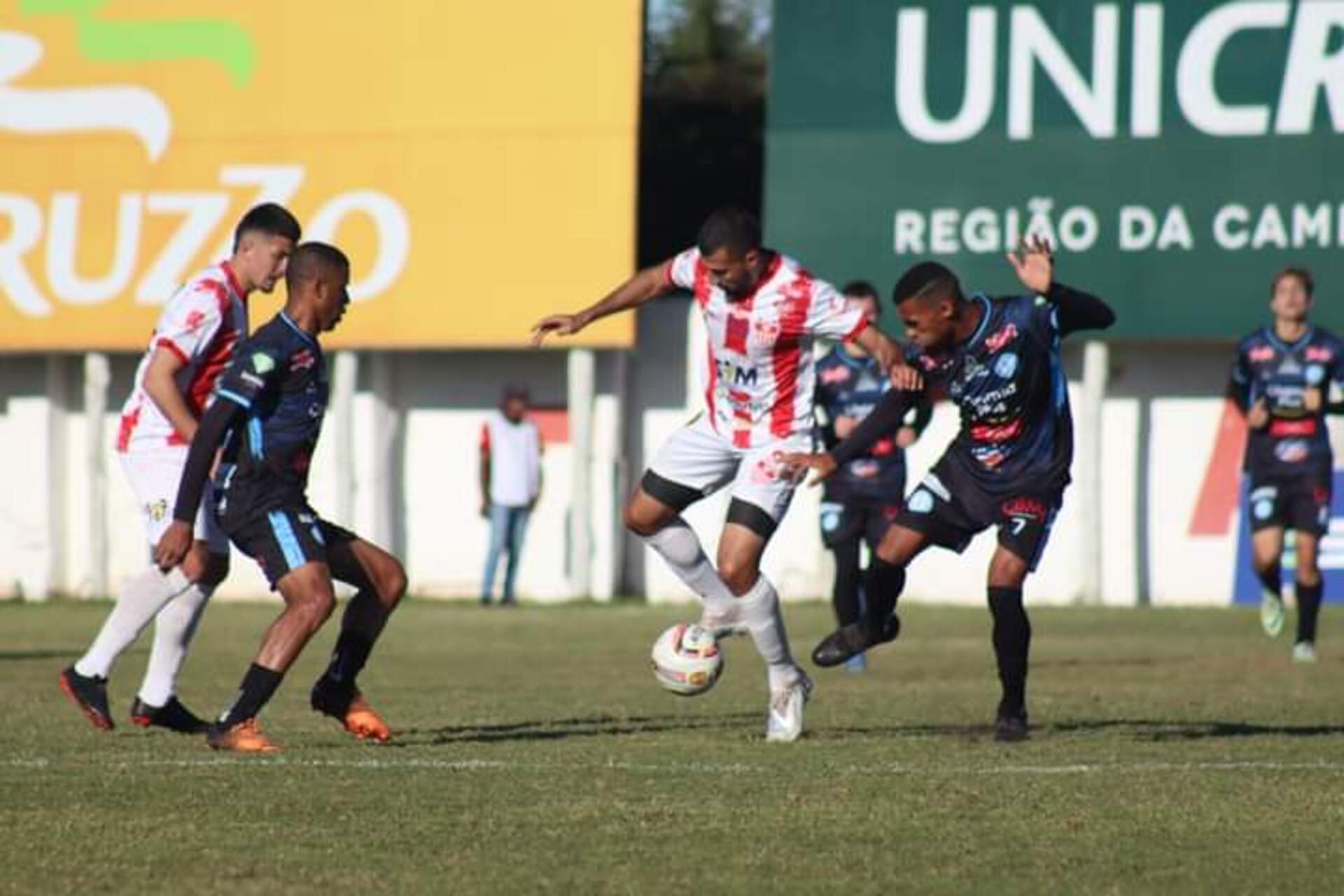 Alvirrubro não vence há um mês