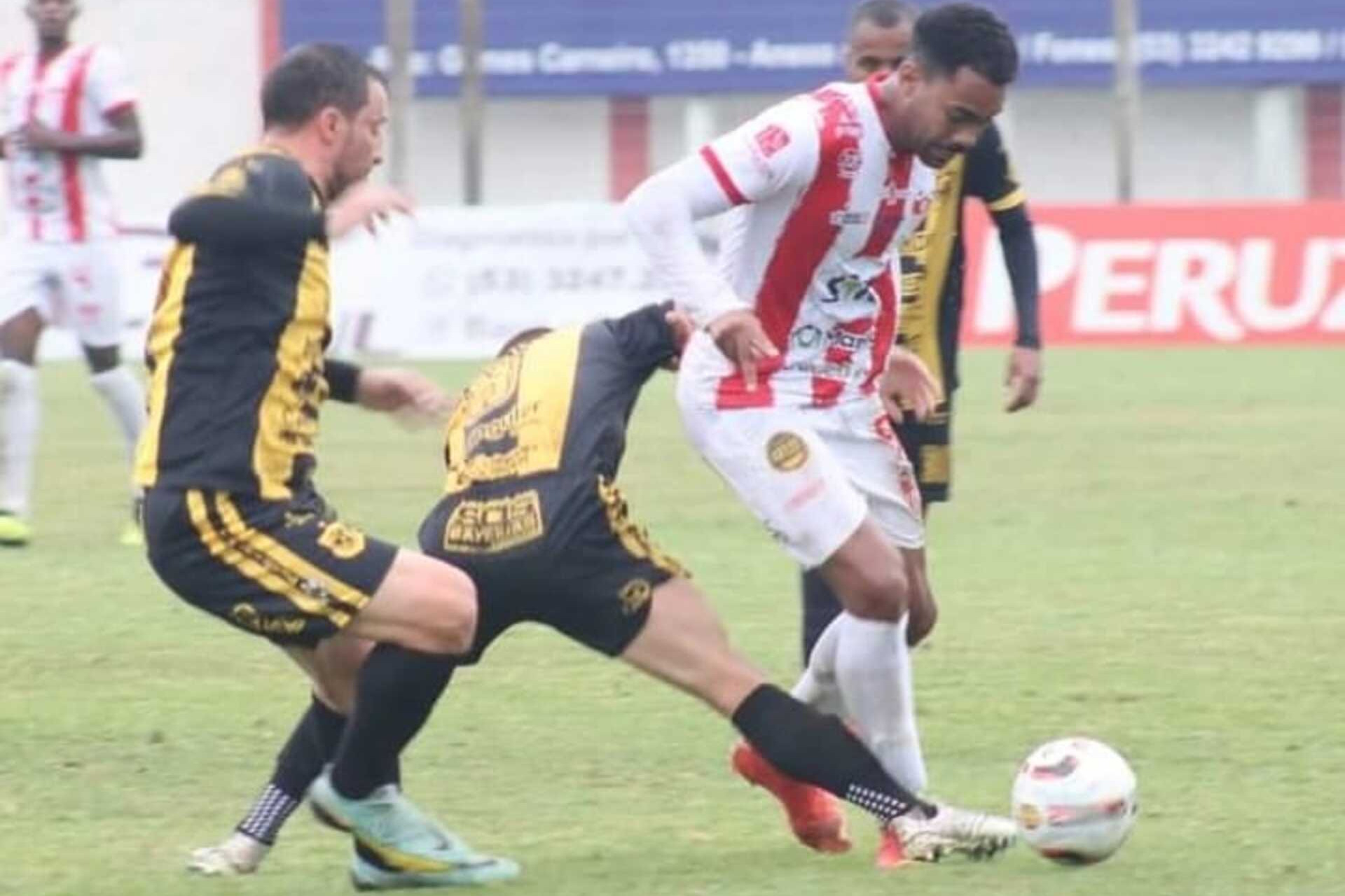 Partida foi bastante disputada