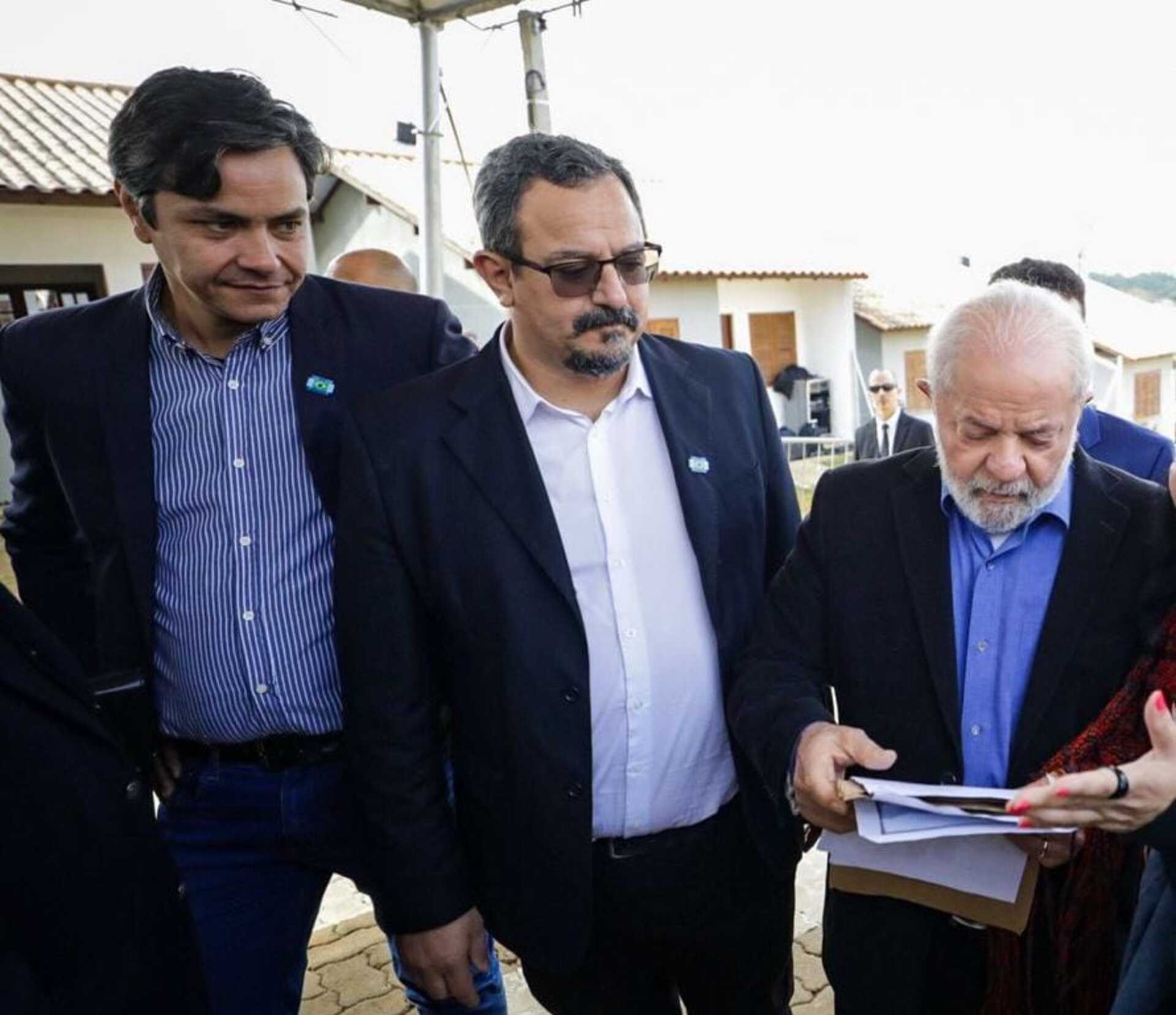 Parera (à esquerda) estava presente em agenda de Lula em Porto Alegre
