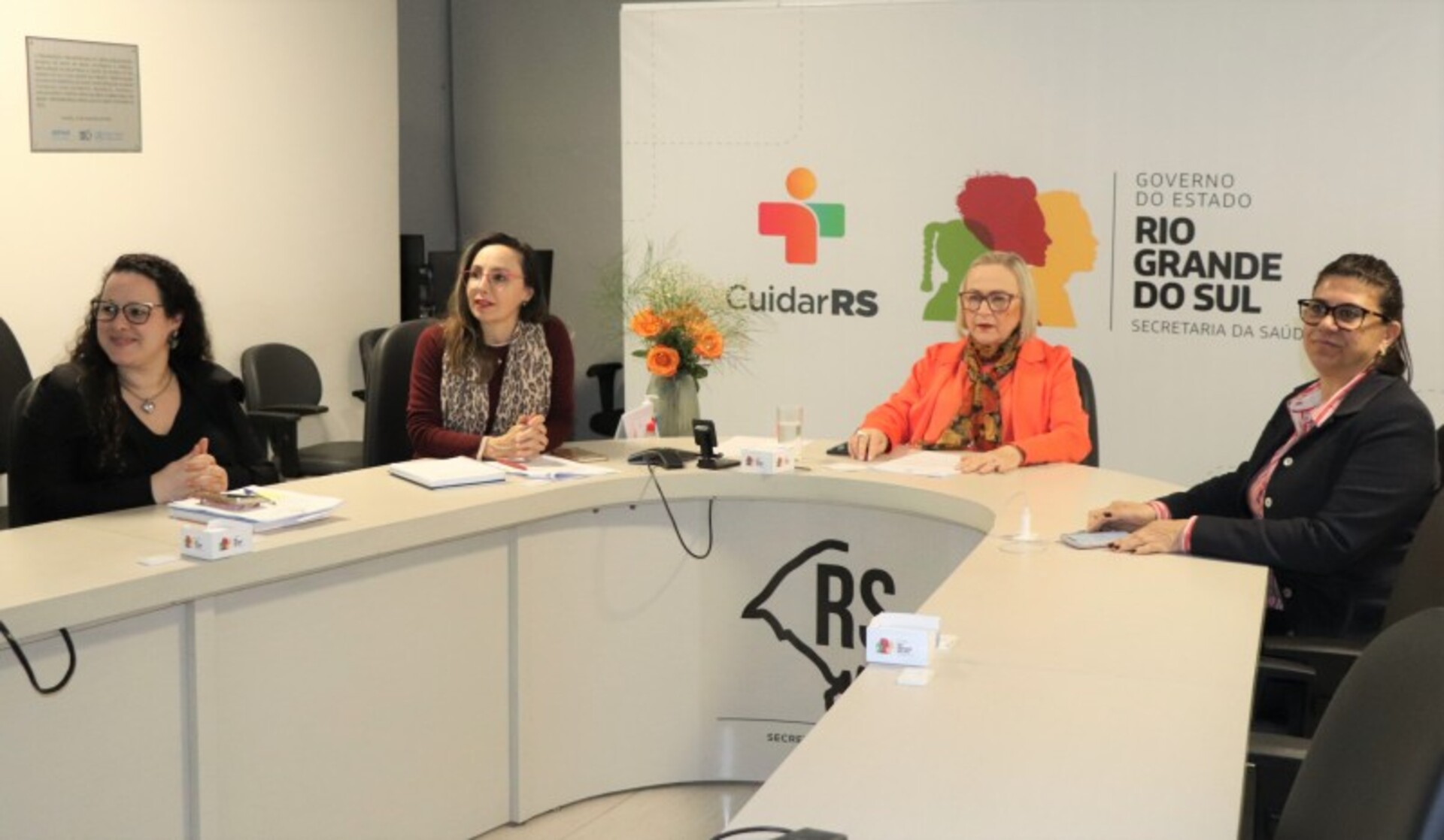 OAB Barro Preto - Saúde e Santa Casa assinam aditivo de contrato para início da radioterapia