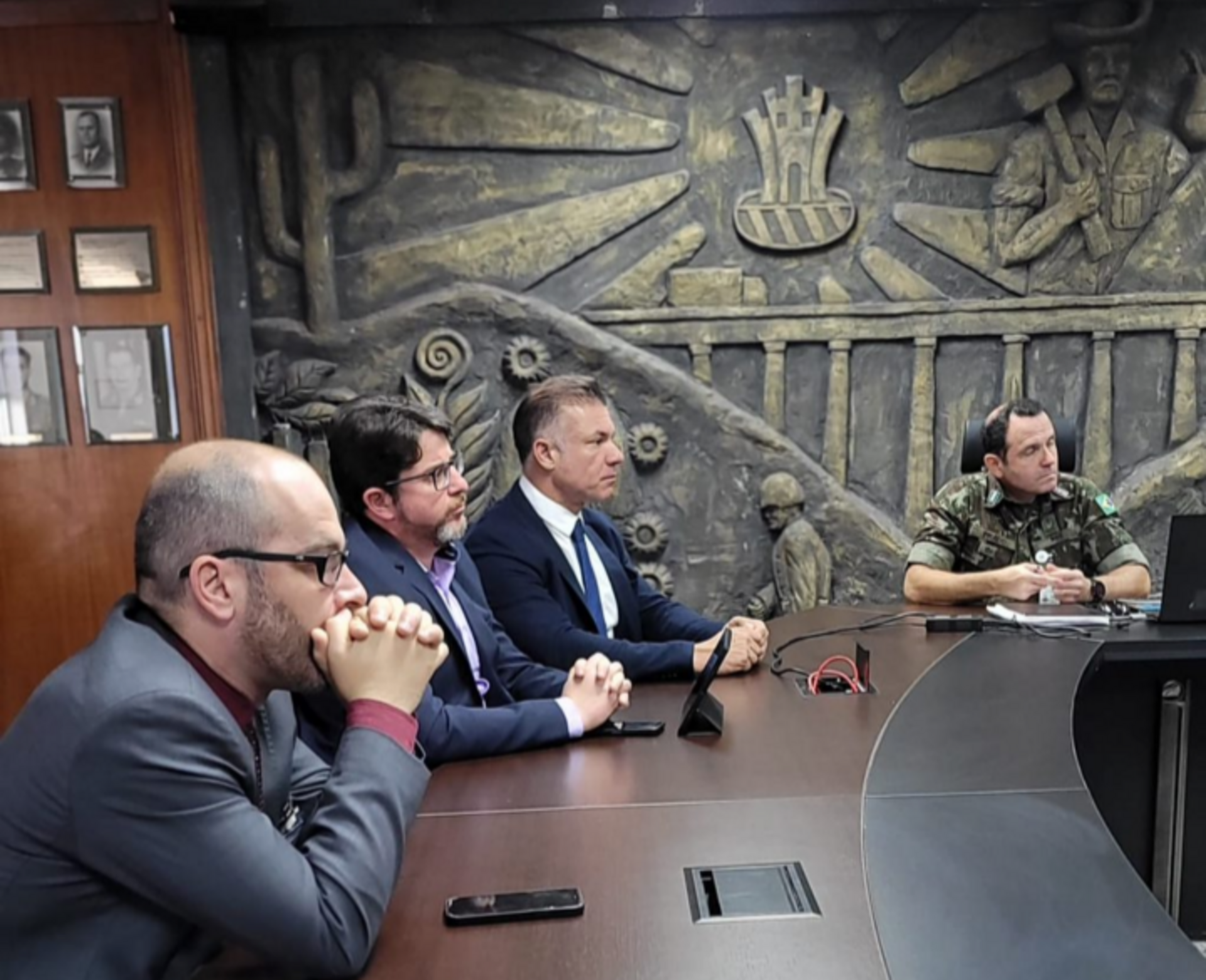 OAB Barro Preto - Prefeito visita QG do Exército para alinhar novas etapas da barragem