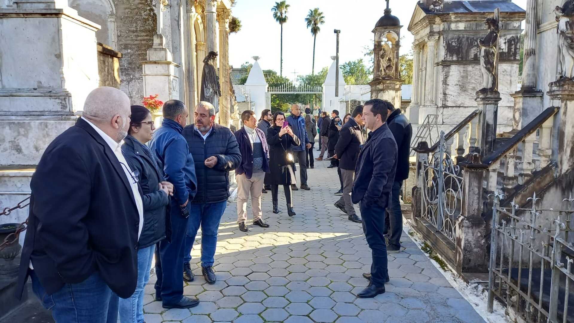 OAB Barro Preto - Aniversário tem lançamento do projeto Cemitério Memória Viva