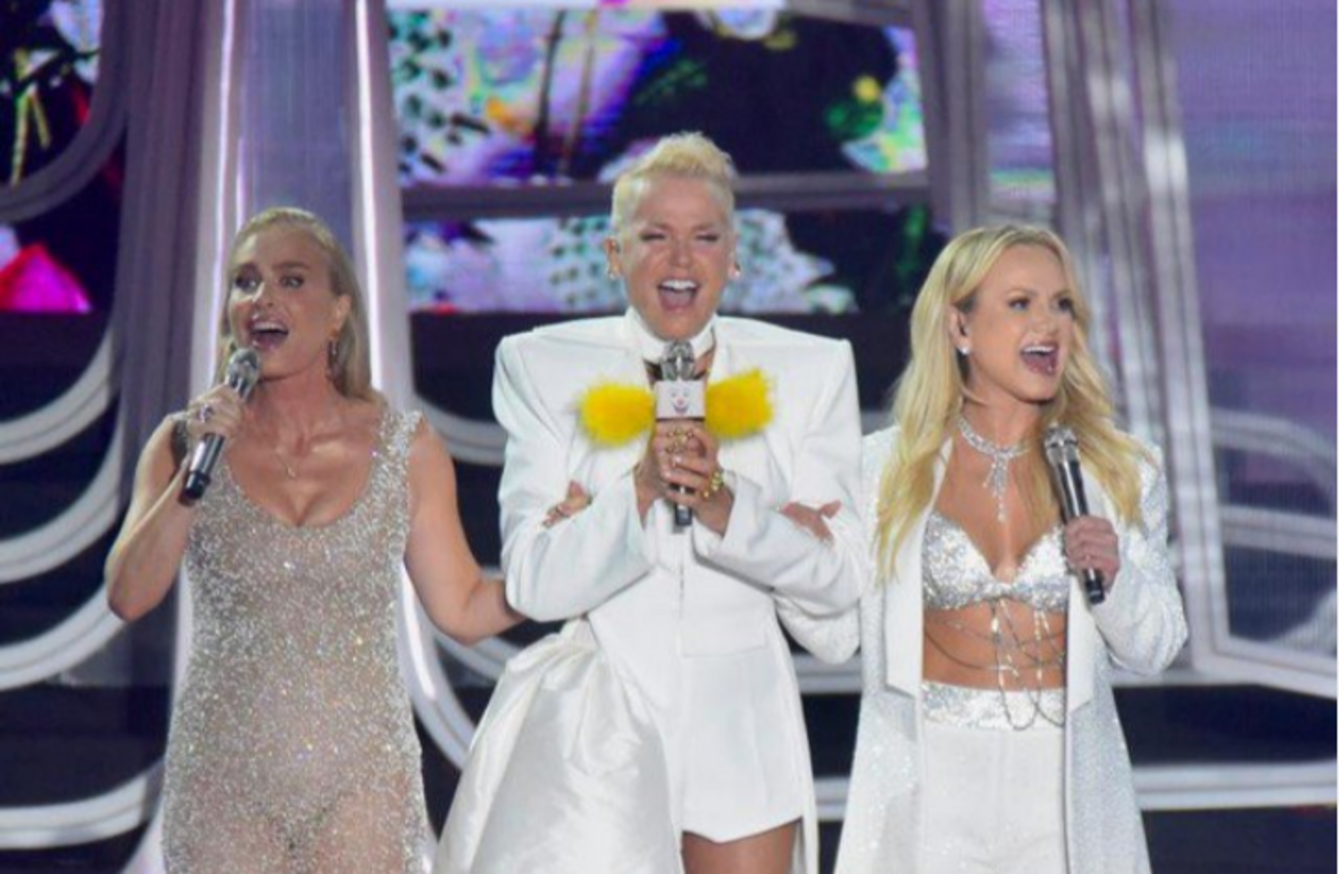 Figurino de Xuxa fez referências aos looks usados nos programas dela