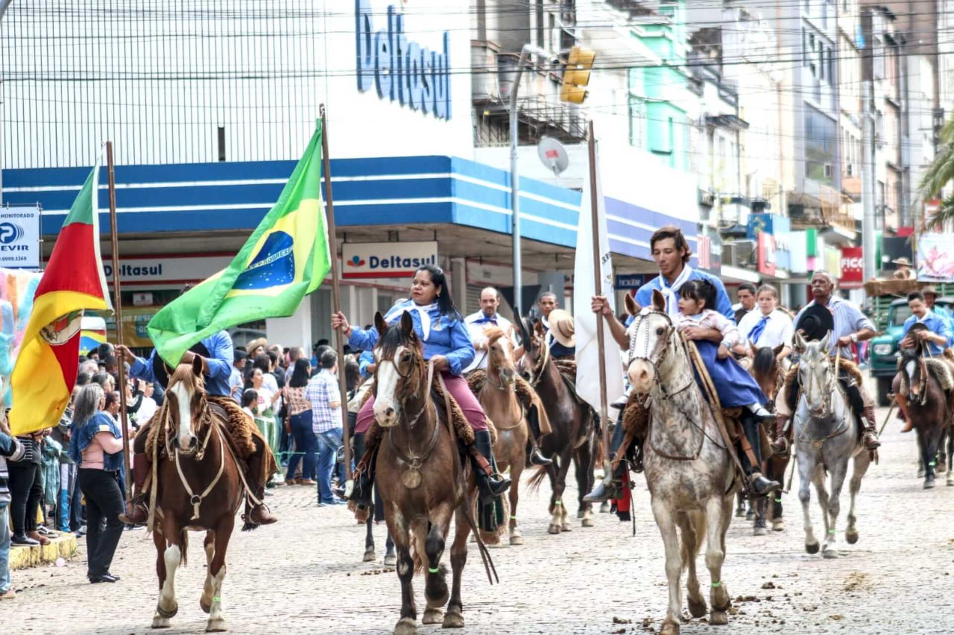 Criançada participou acompanhada dos pais