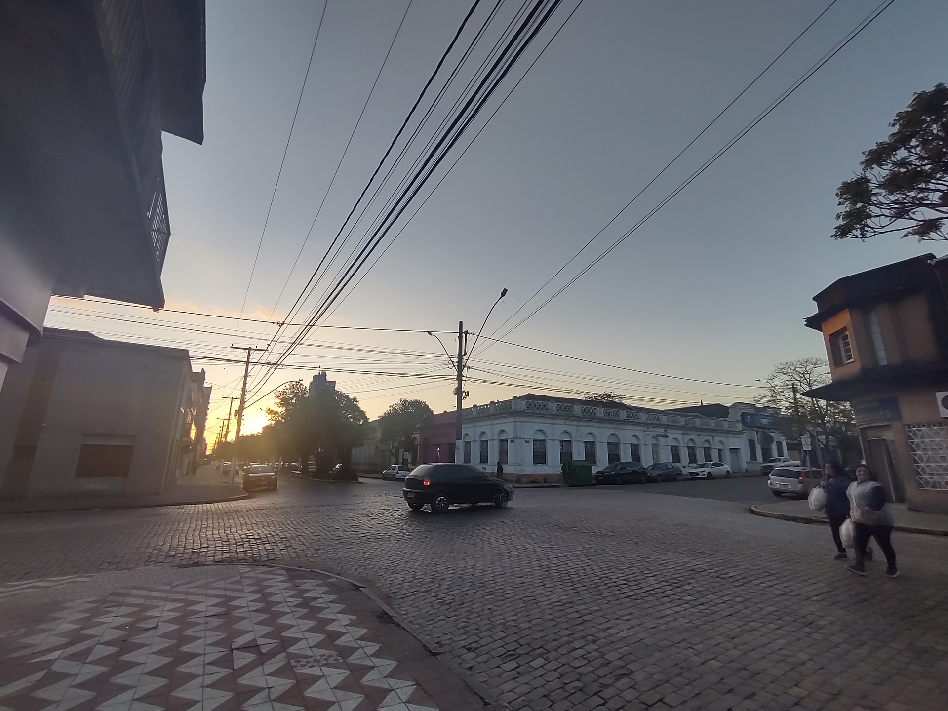 Primeiros dias serão de temperaturas baixas, mas tempo estável