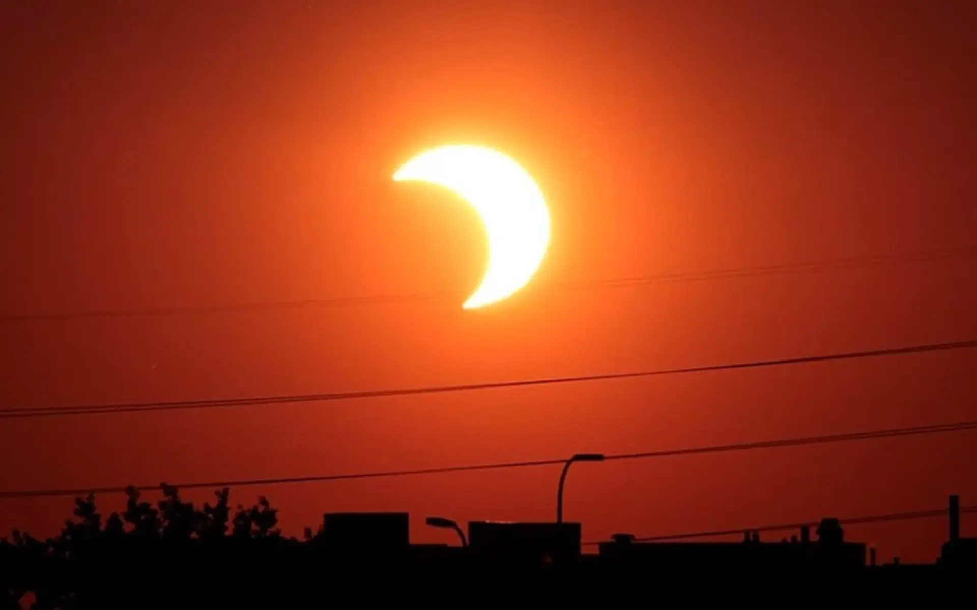 Alerta é para nunca olhar diretamente para o Sol