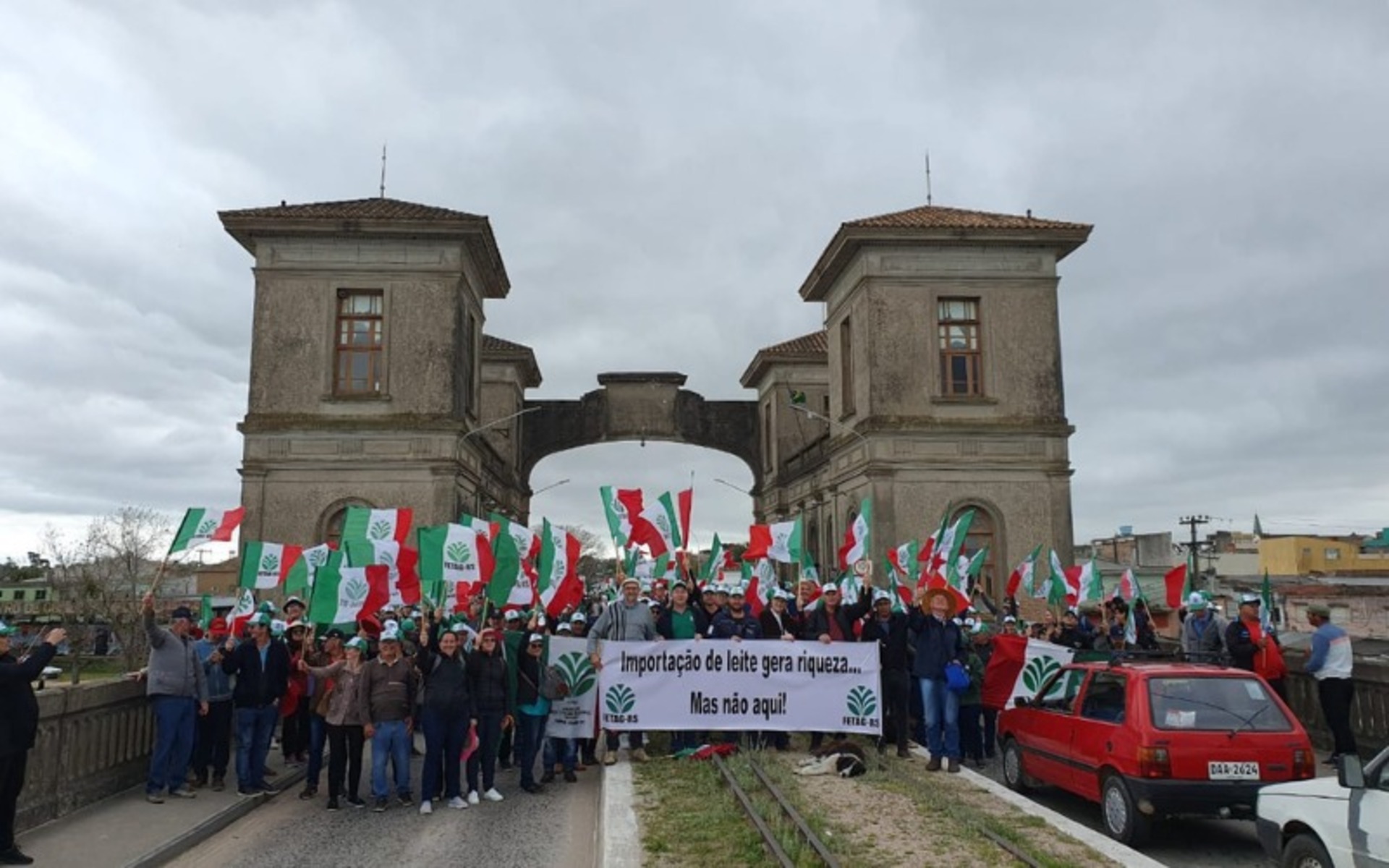 Um dos protestos foi realizado na ponte de Jaguarão
