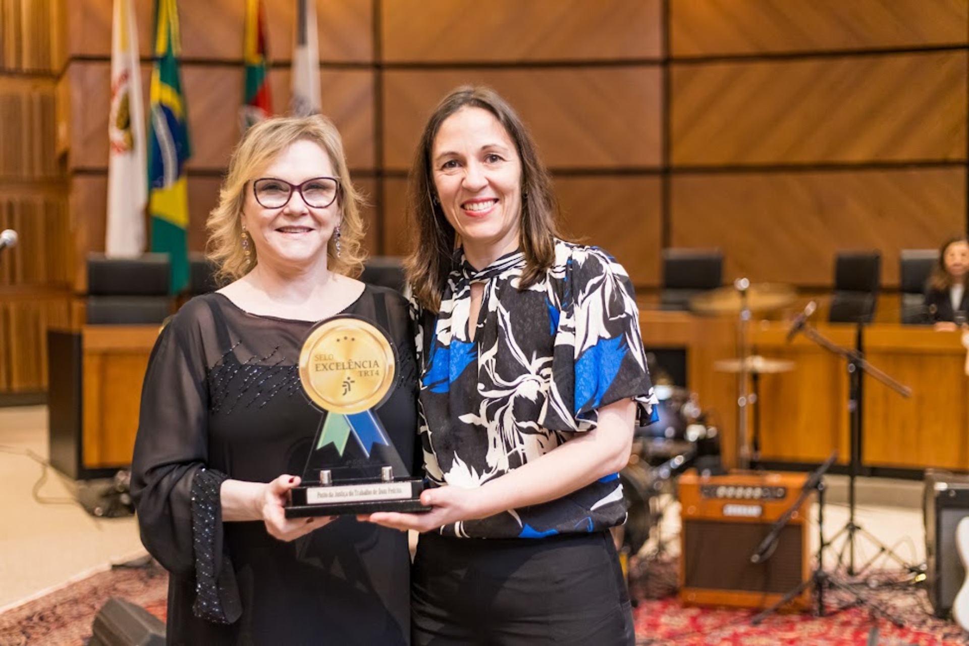 Marcele Antoniazzi recebe Selo de Excelência