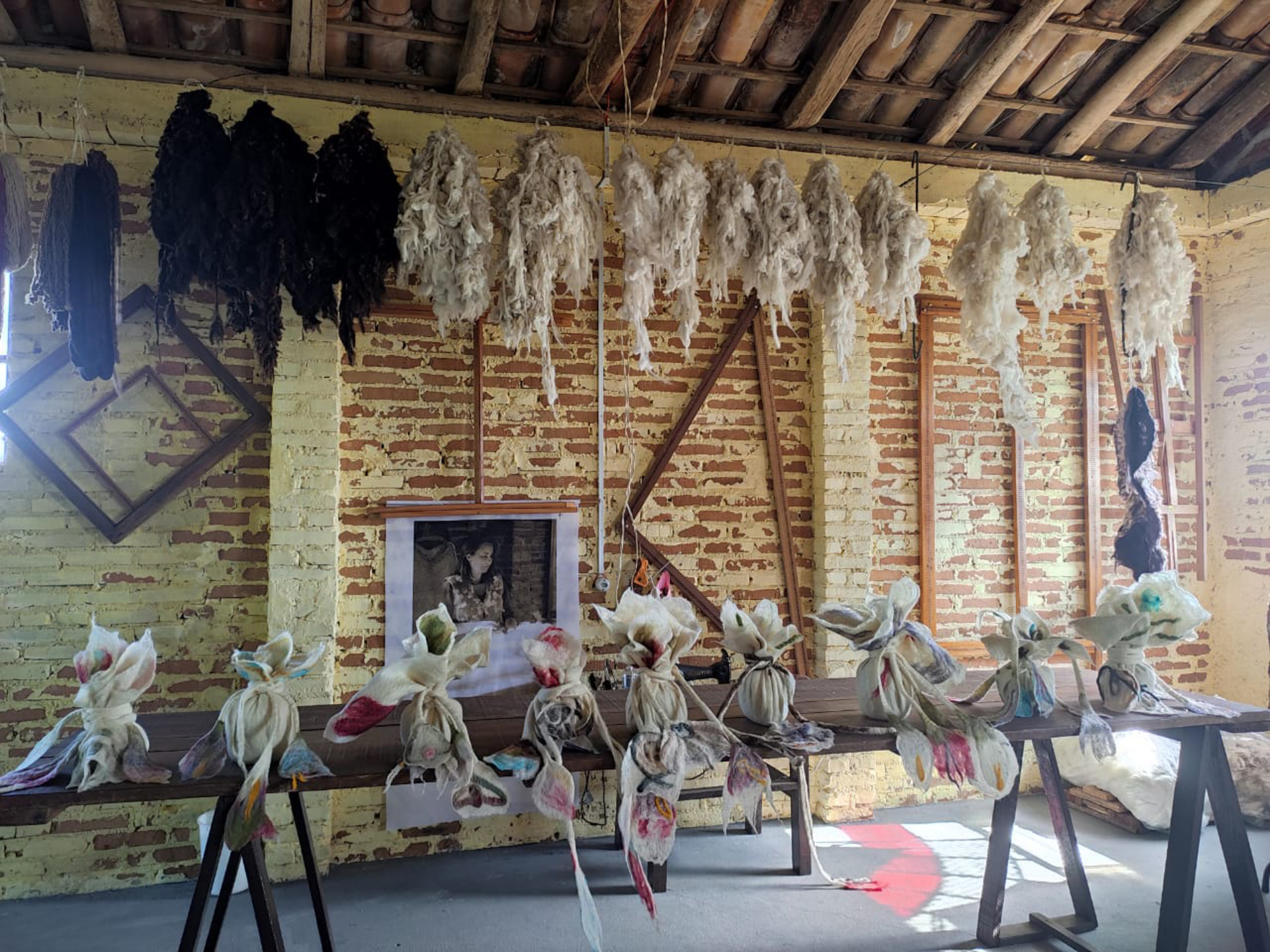 Peças estarão em exposição e, ao final, serão leiloadas.
