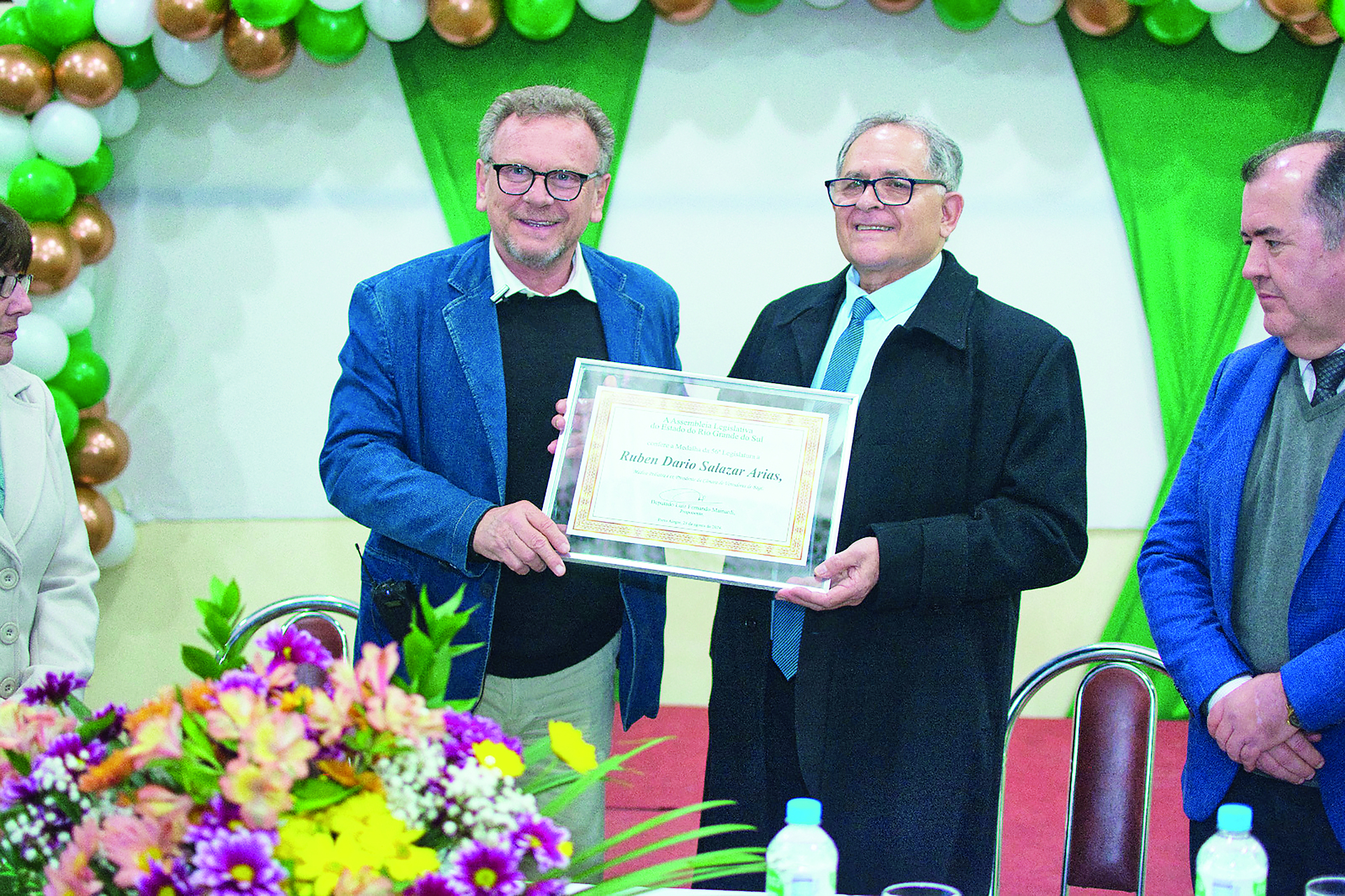OAB Barro Preto - Rubens Salazar recebe medalha da Assembleia Legislativa