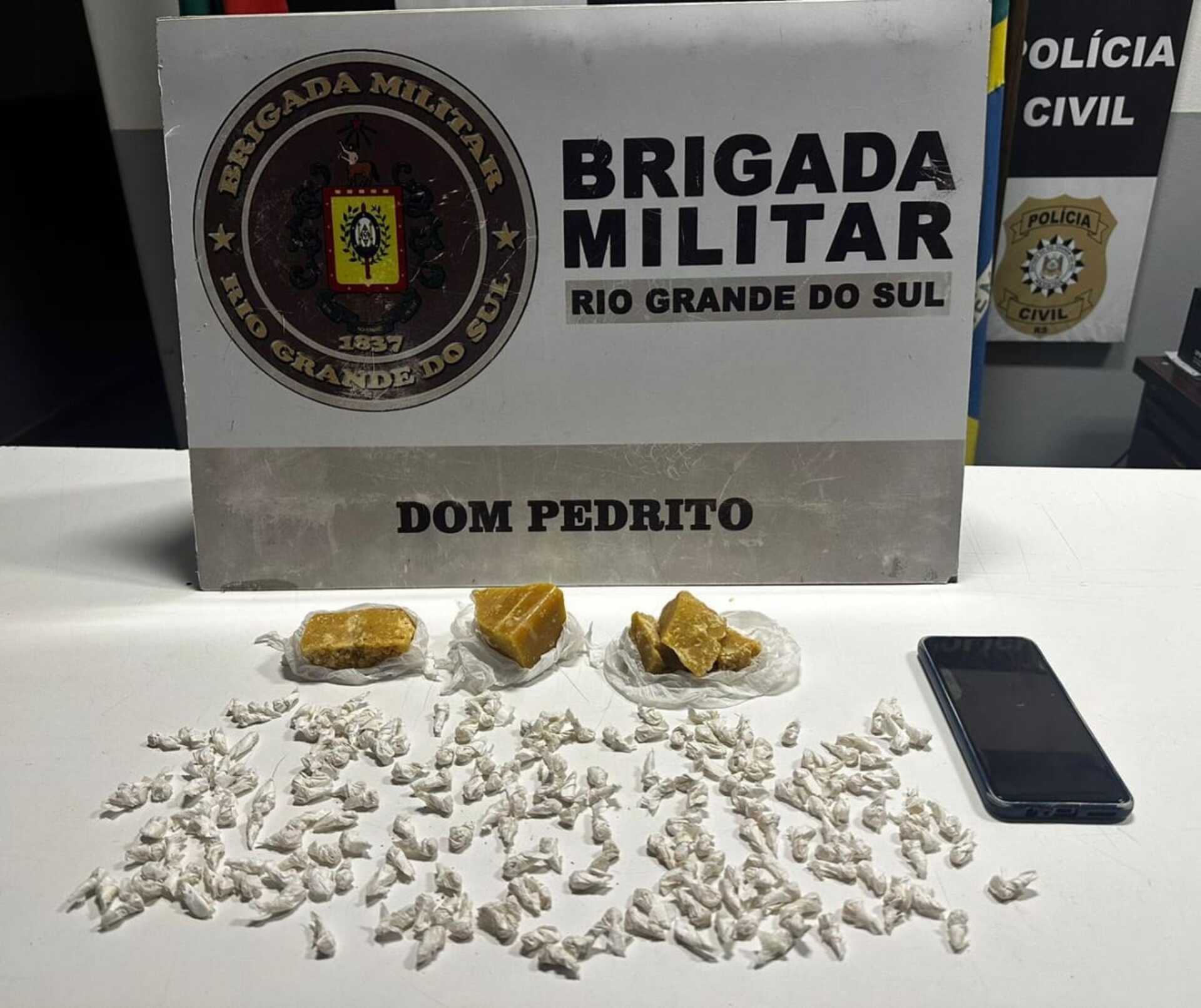 OAB Barro Preto - Brigada Militar prende jovem de 21 anos por tráfico de drogas