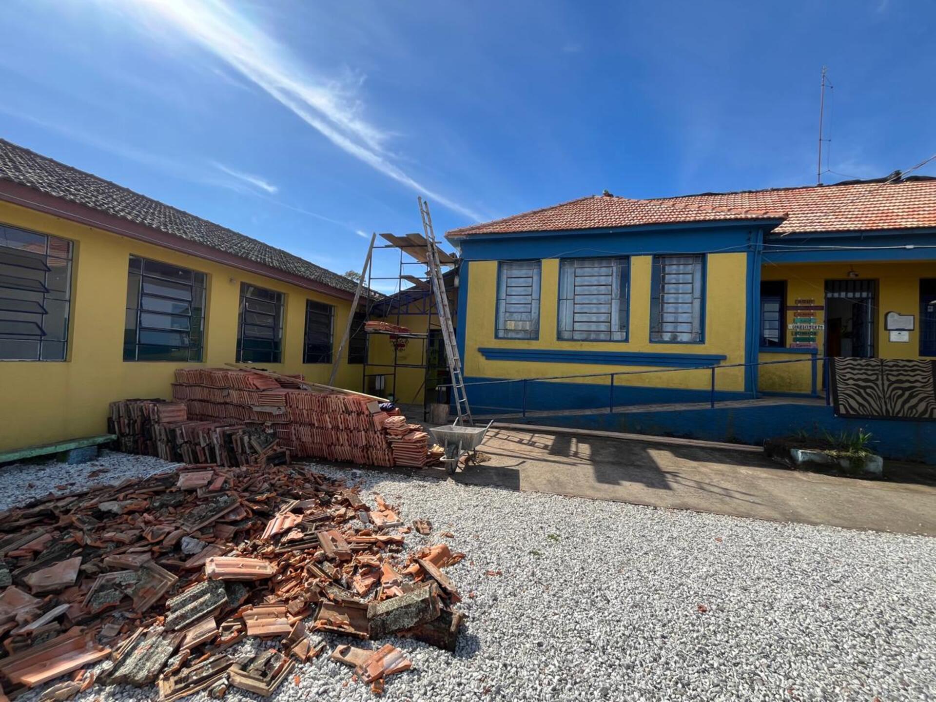 OAB Barro Preto - Escolas de Bagé recebem R$ 620 mil para resolver problemas após chuvas