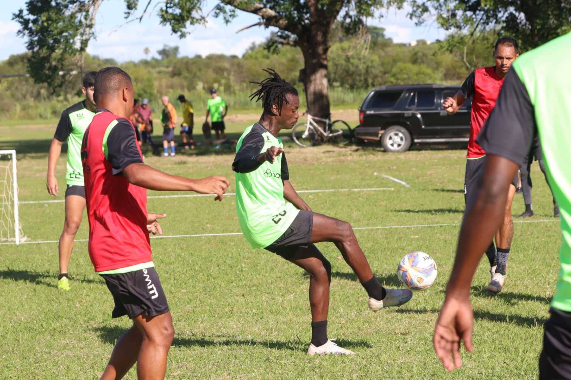 Time segue treinando em dois turnos