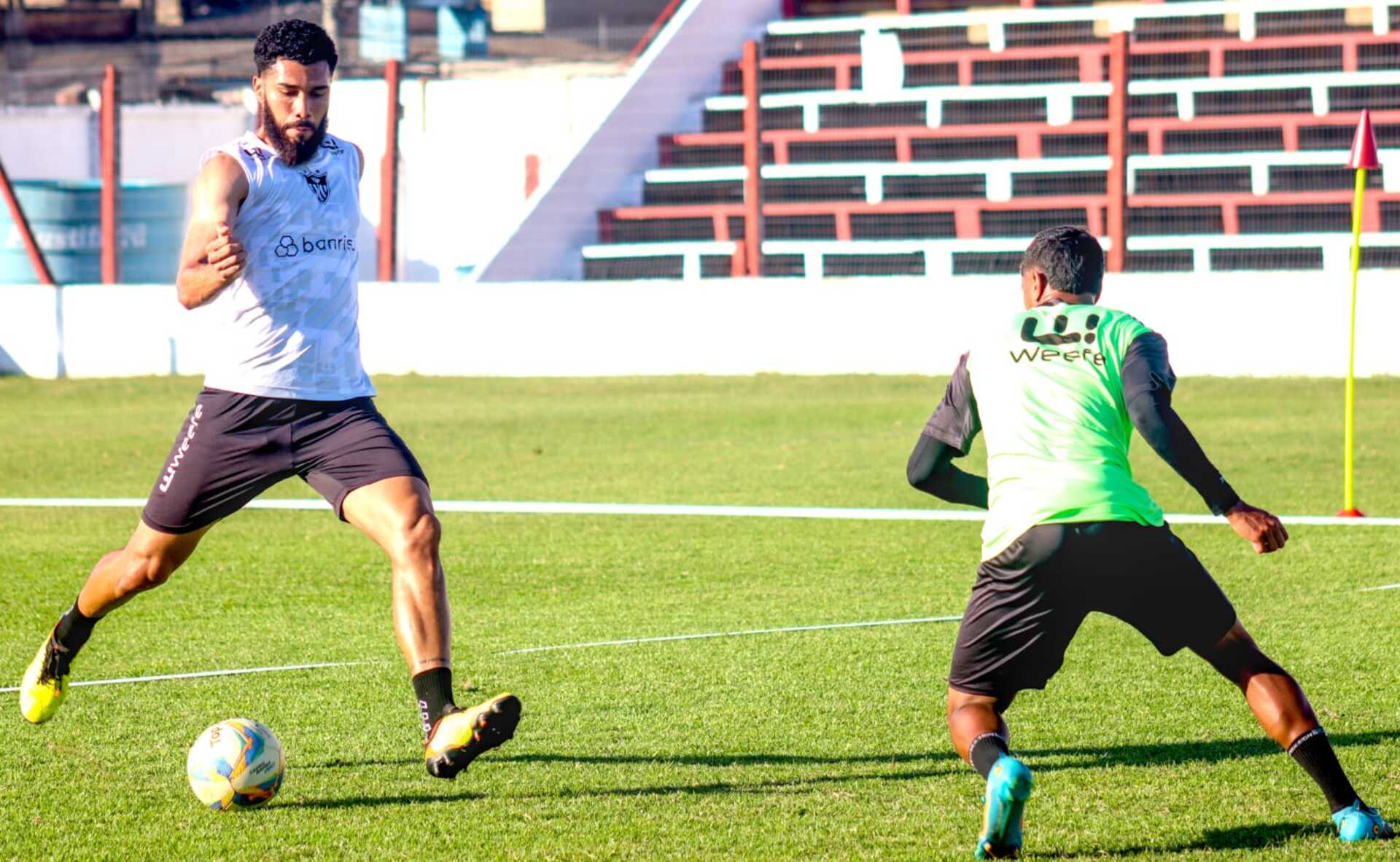 Allan Christian e Lessa já estão treinando com o plantel