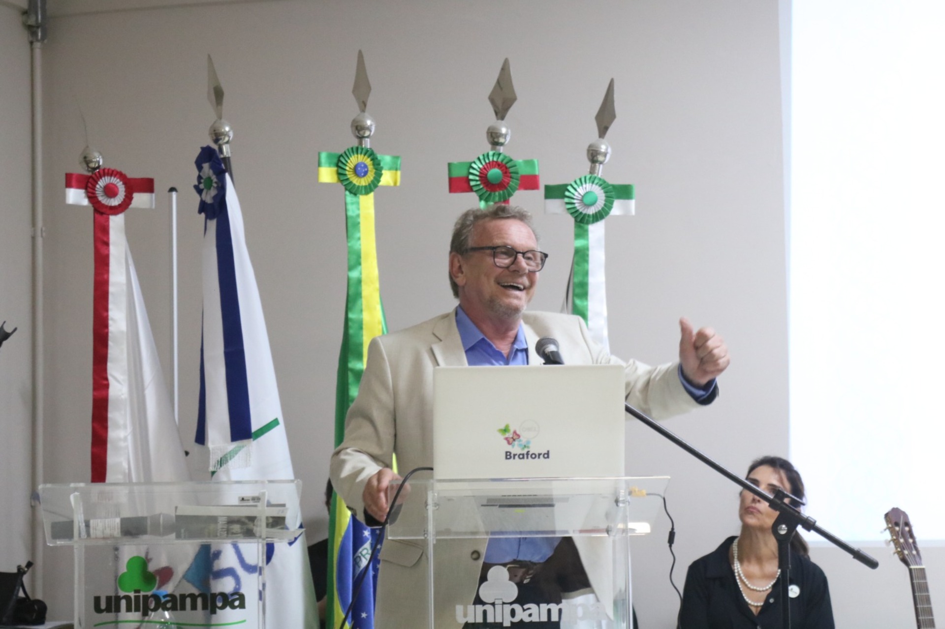 OAB Barro Preto - Prefeito Mainardi é homenageado na Unipampa
