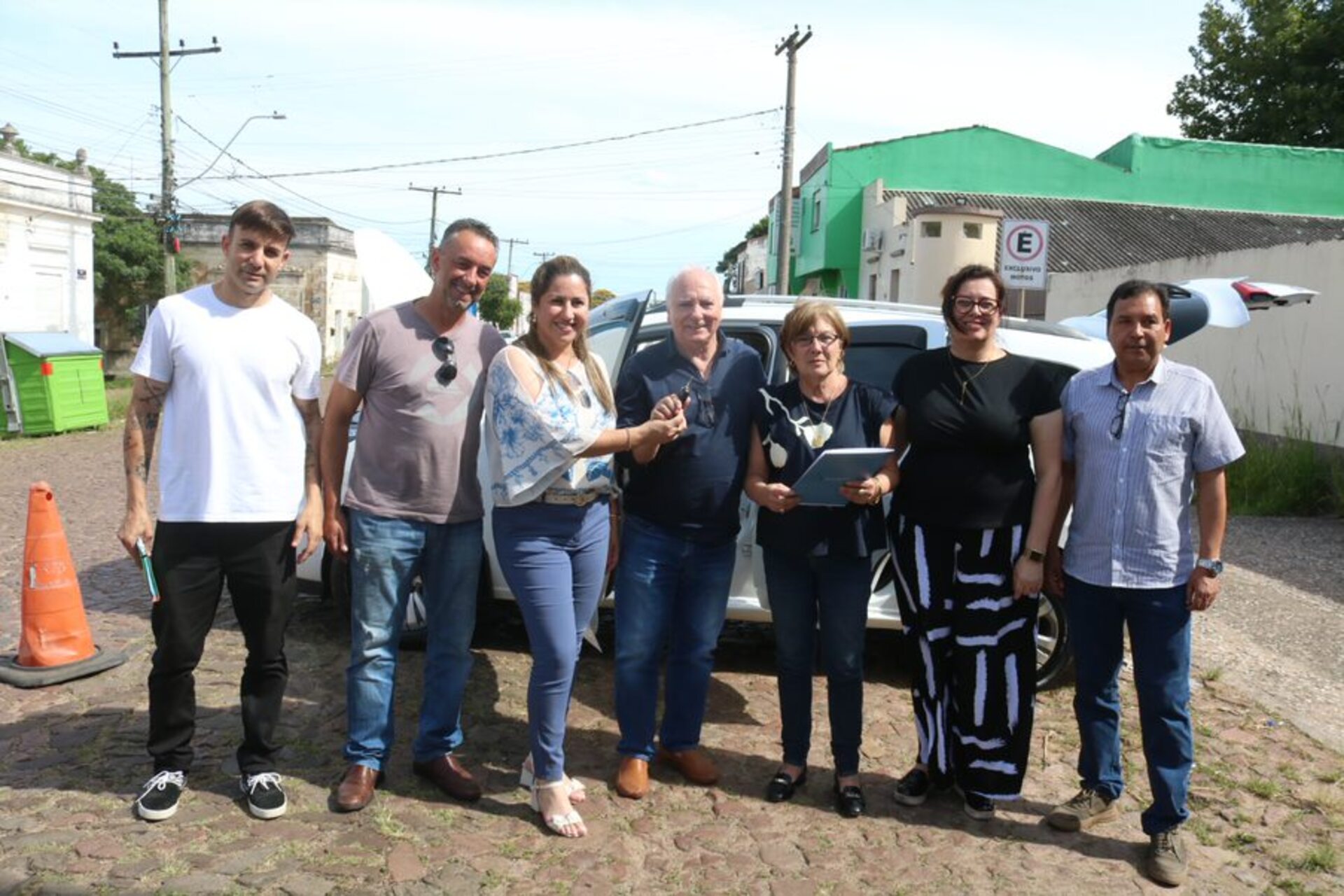 OAB Barro Preto - Câmara doa veículo para a Prefeitura Municipal