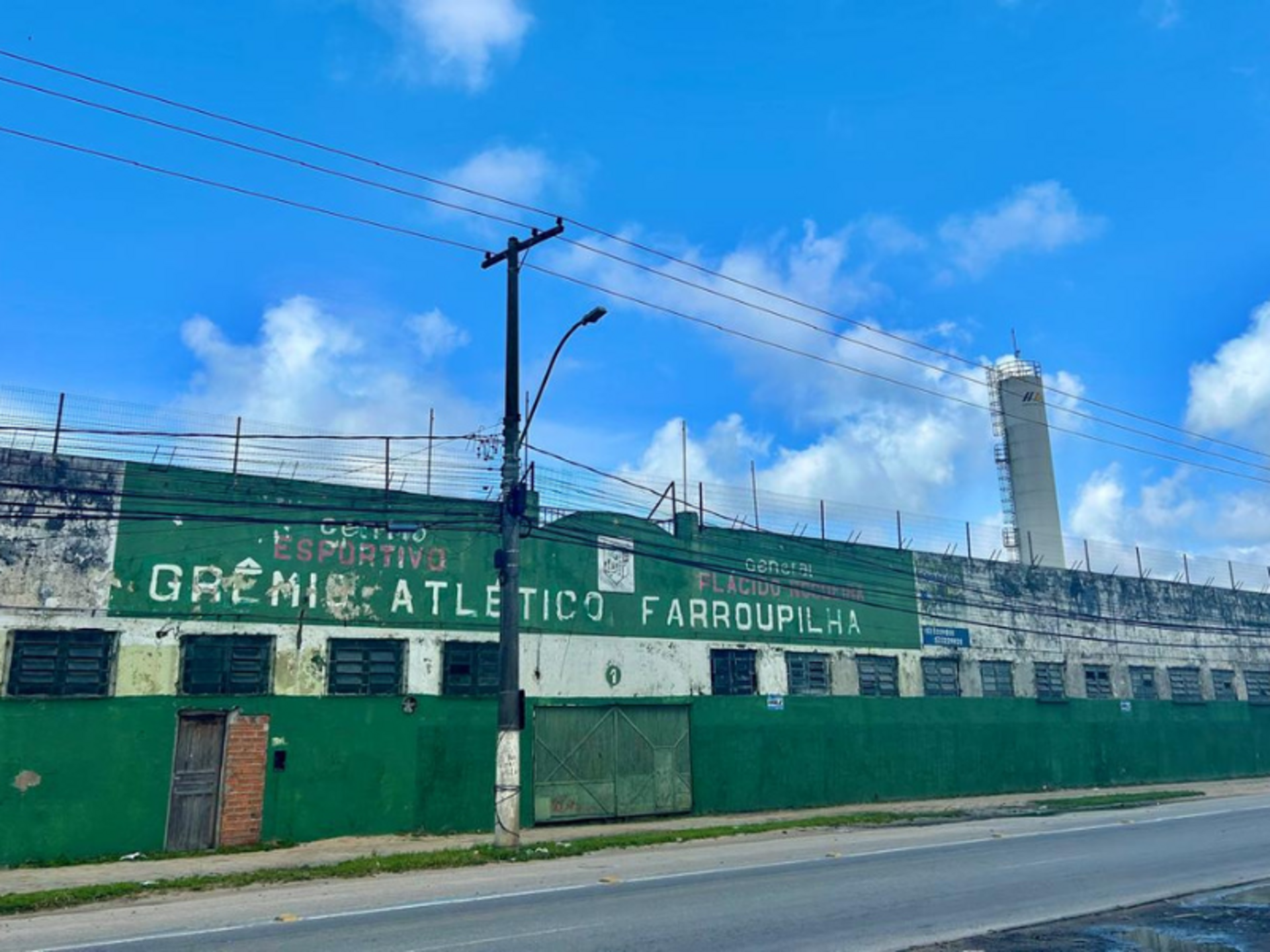 OAB Barro Preto - Começa a demolição do Estádio Nicolau Fico