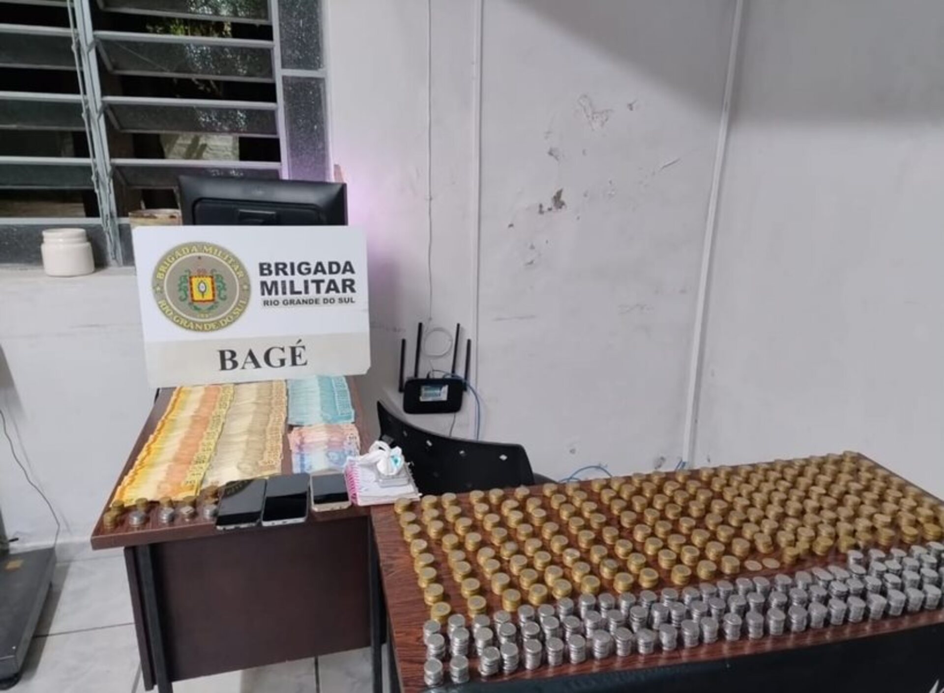 OAB Barro Preto - Traficante é preso com mais de R$ 9 mil durante Cerco Fechado