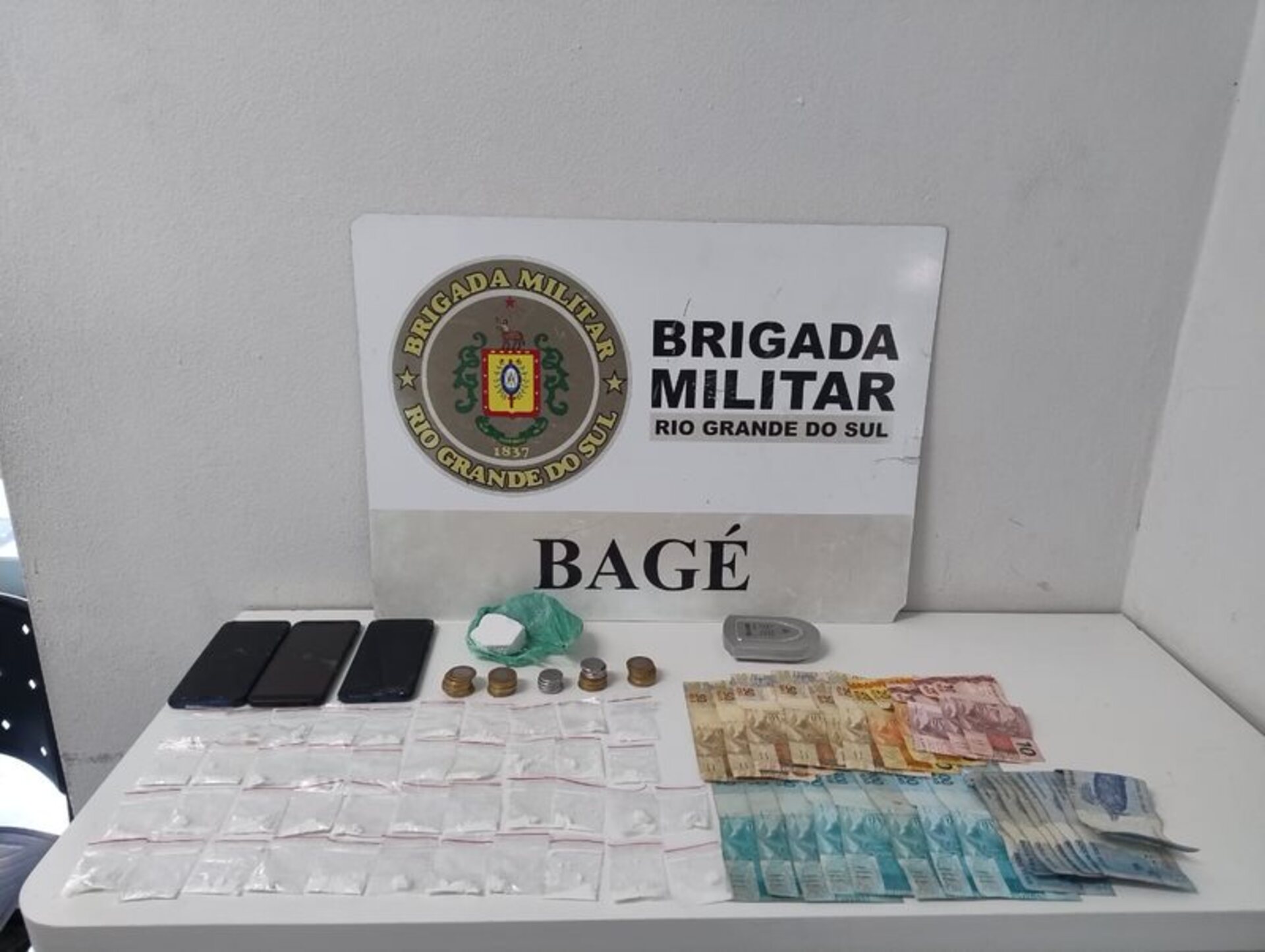 OAB Barro Preto - Brigada Militar prende traficante no bairro Floresta