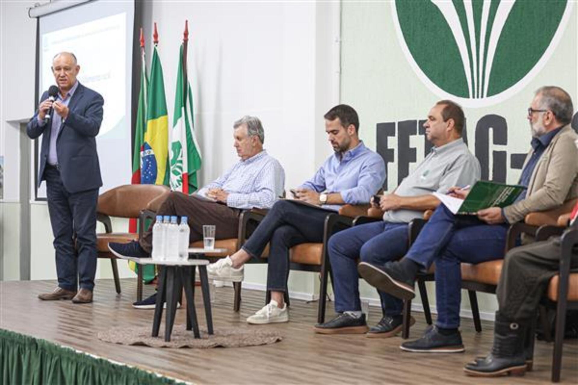 OAB Barro Preto - Assembleia e Fetag-RS discutem medidas para enfrentar impactos da estiagem