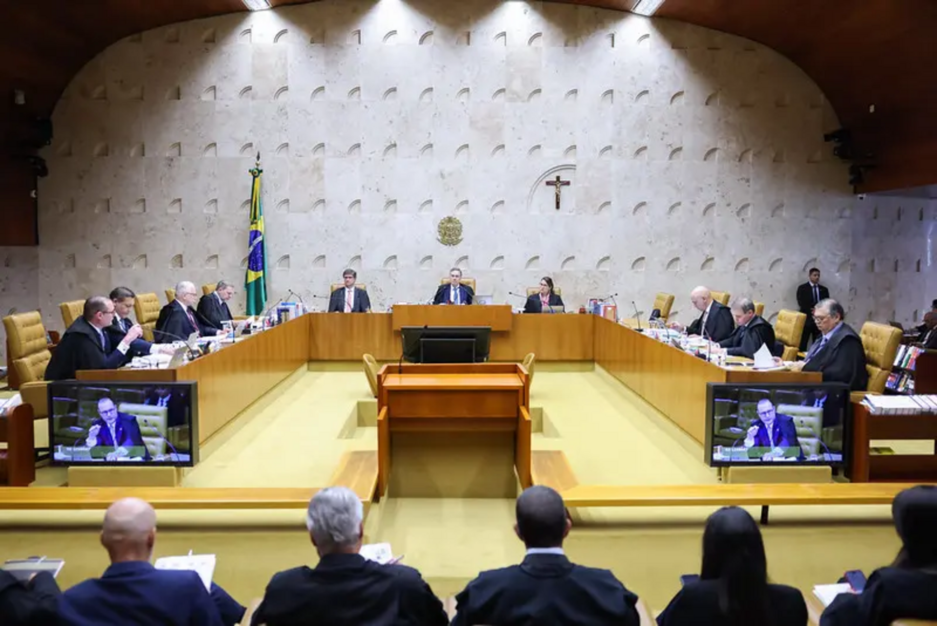 OAB Barro Preto - STF mantém decisão sobre descriminalização do porte de maconha