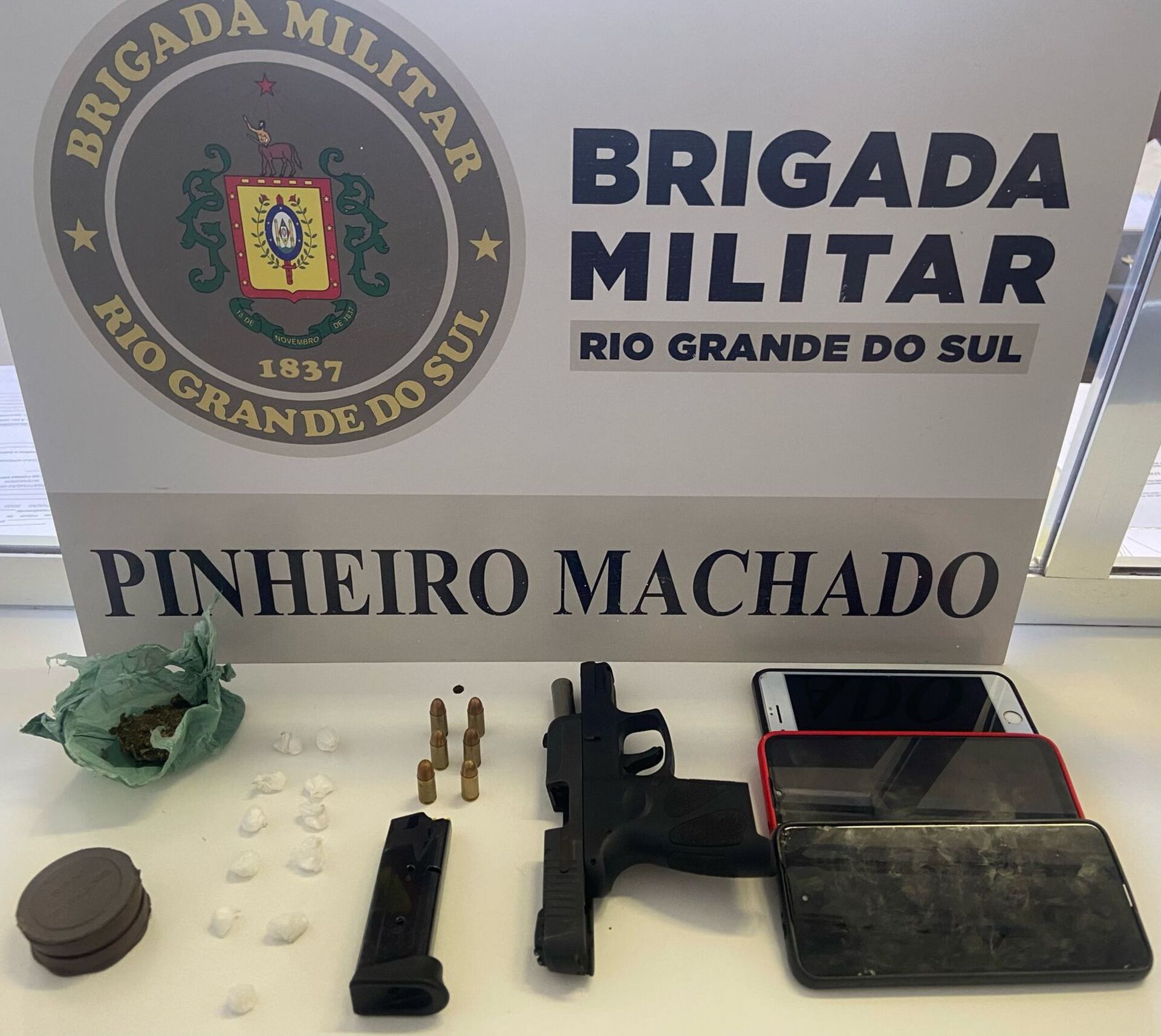 OAB Barro Preto - Homens tentam fugir e terminam na cadeia