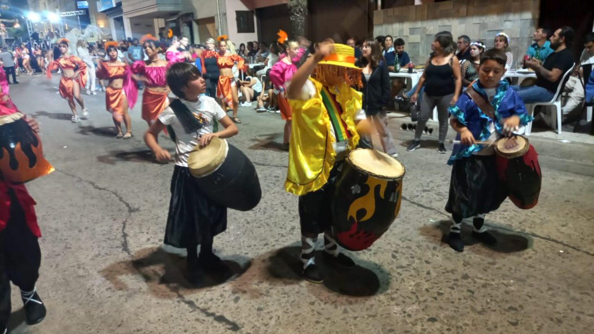 Festa mistura samba e cúmbia