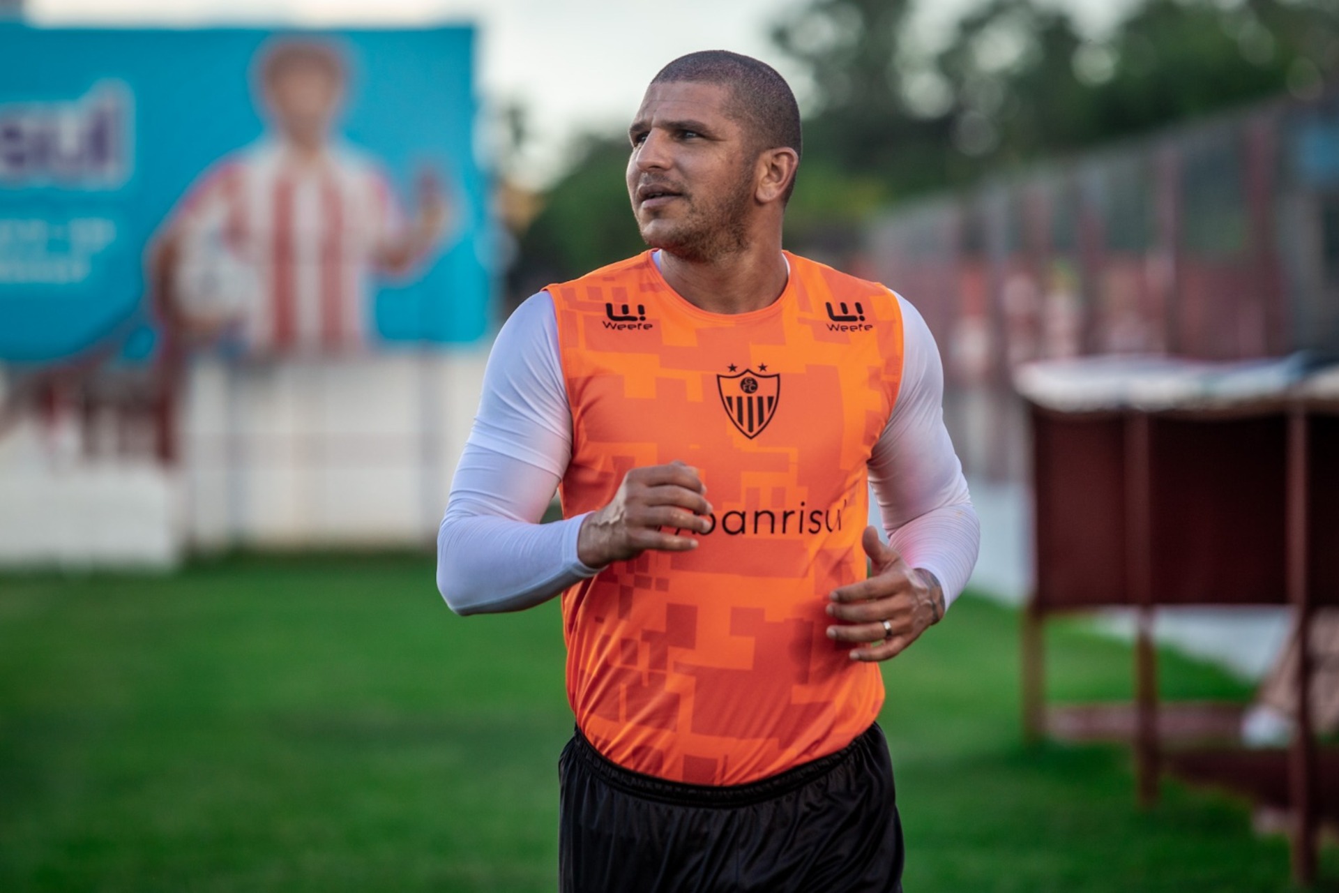 Atleta se recupera de lesão, mas ainda não há data para seu retorno