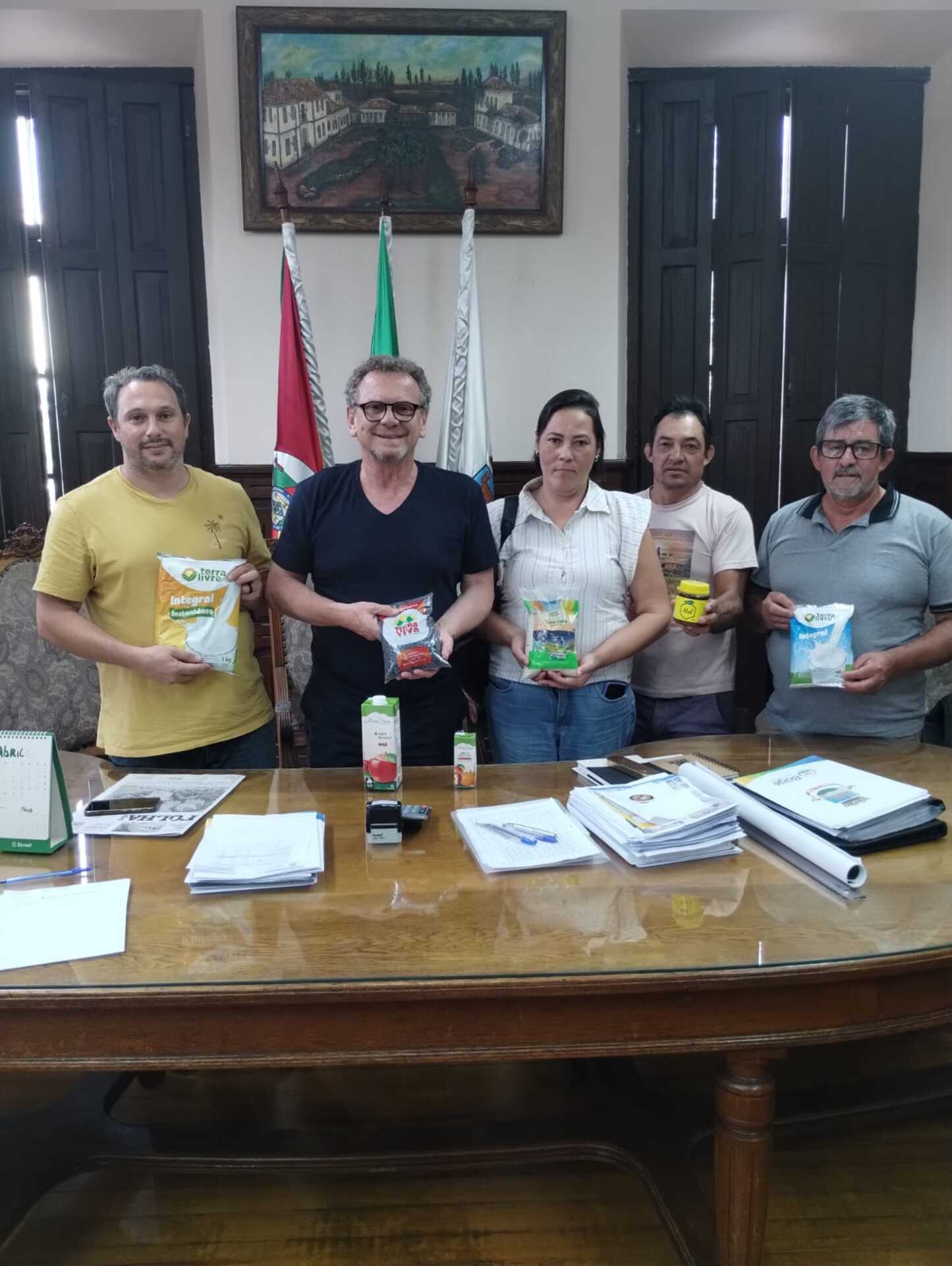 Envolvidos discutiram fornecimento de alimentos às escolas e famílias