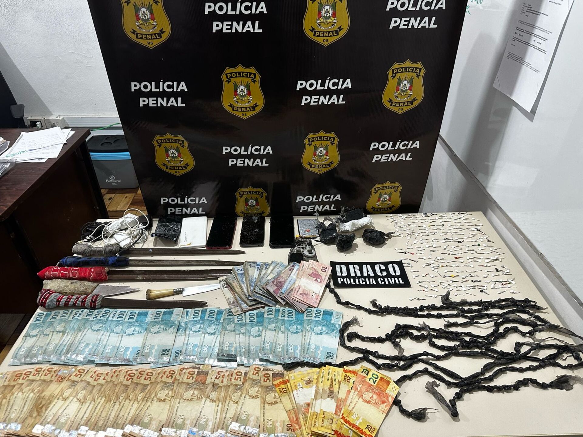 OAB Barro Preto - Civil desarticula esquema de tráfico de drogas dentro do Presídio
